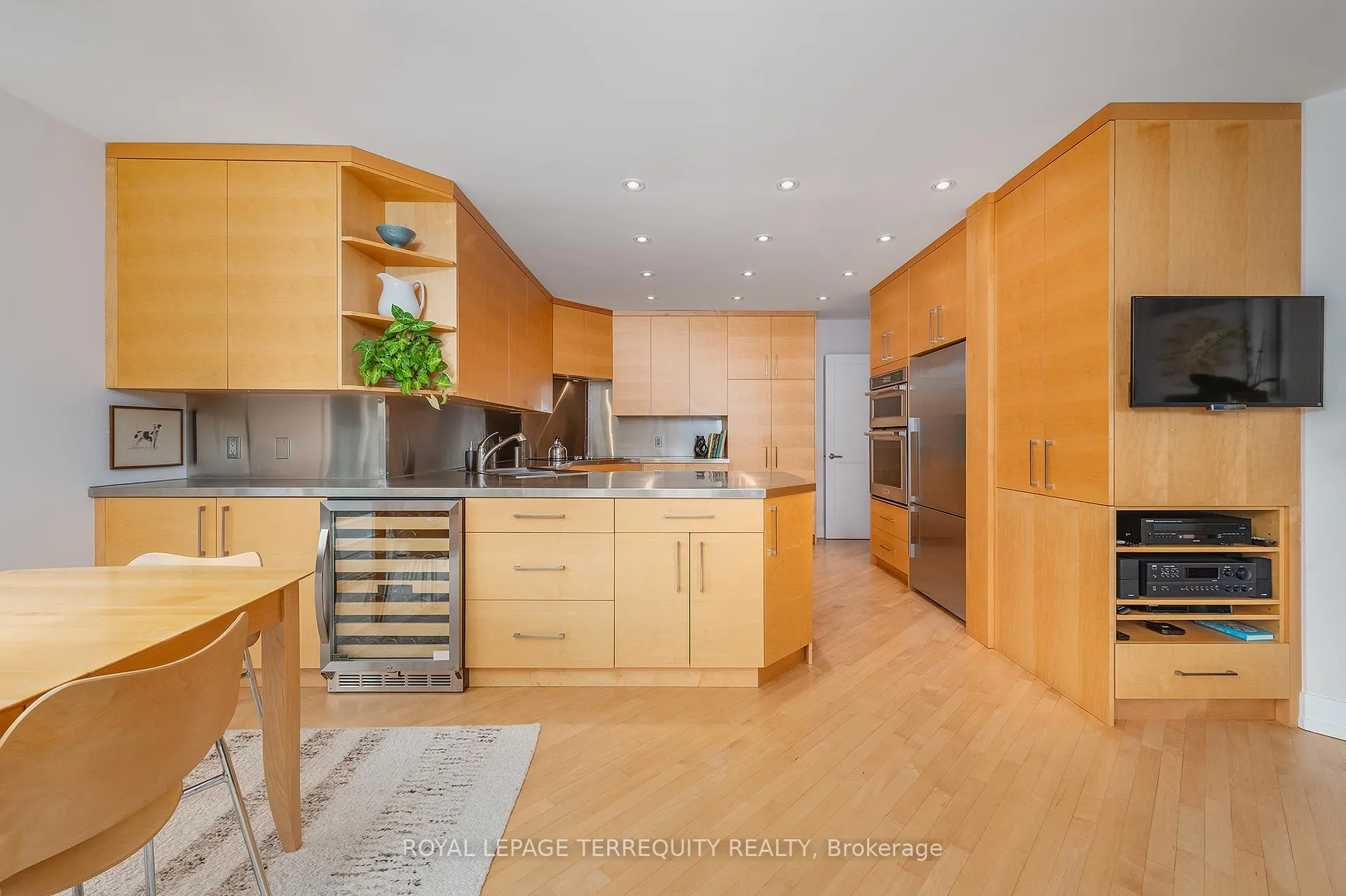 Photo 14 of 496 The Kingsway, Etobicoke, Princess-Rosethorn — HOMEH