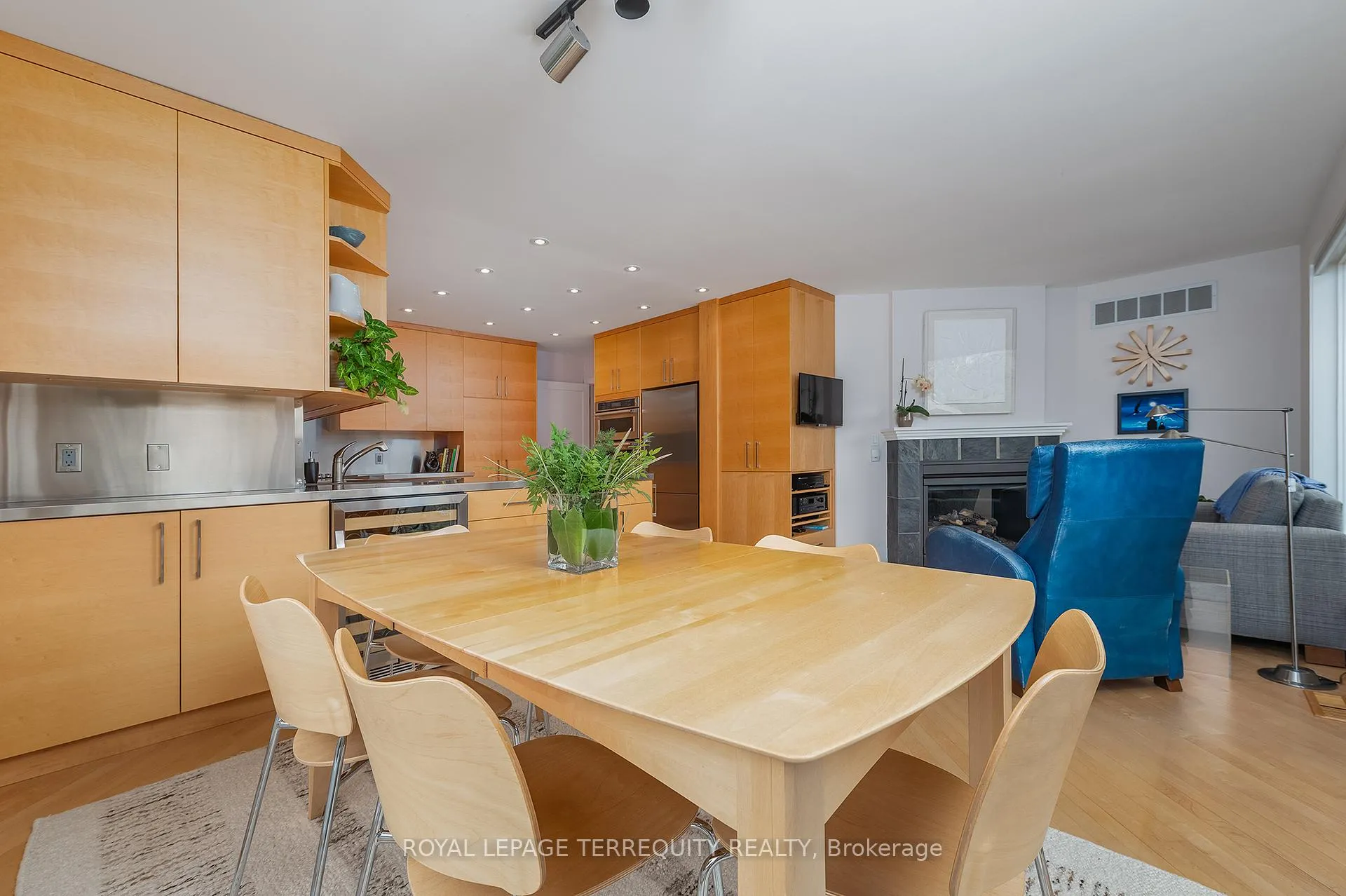 Photo 16 of 496 The Kingsway, Etobicoke, Princess-Rosethorn — HOMEH