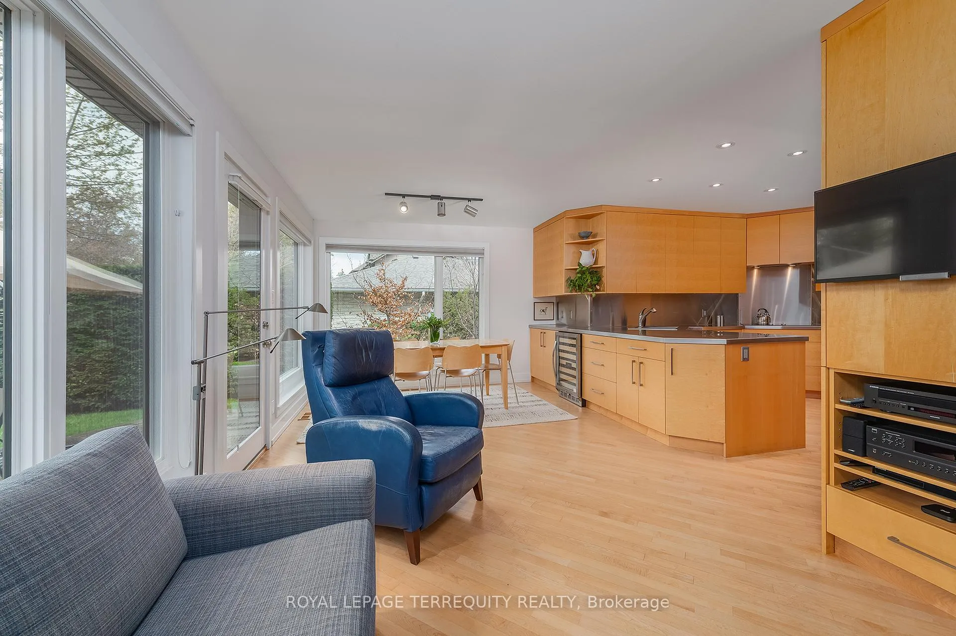 Photo 20 of 496 The Kingsway, Etobicoke, Princess-Rosethorn — HOMEH