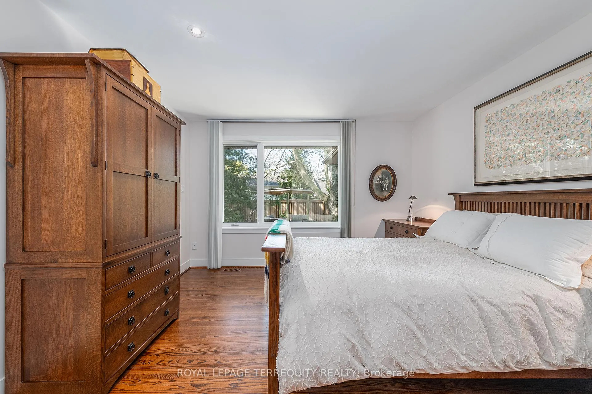 Photo 21 of 496 The Kingsway, Etobicoke, Princess-Rosethorn — HOMEH