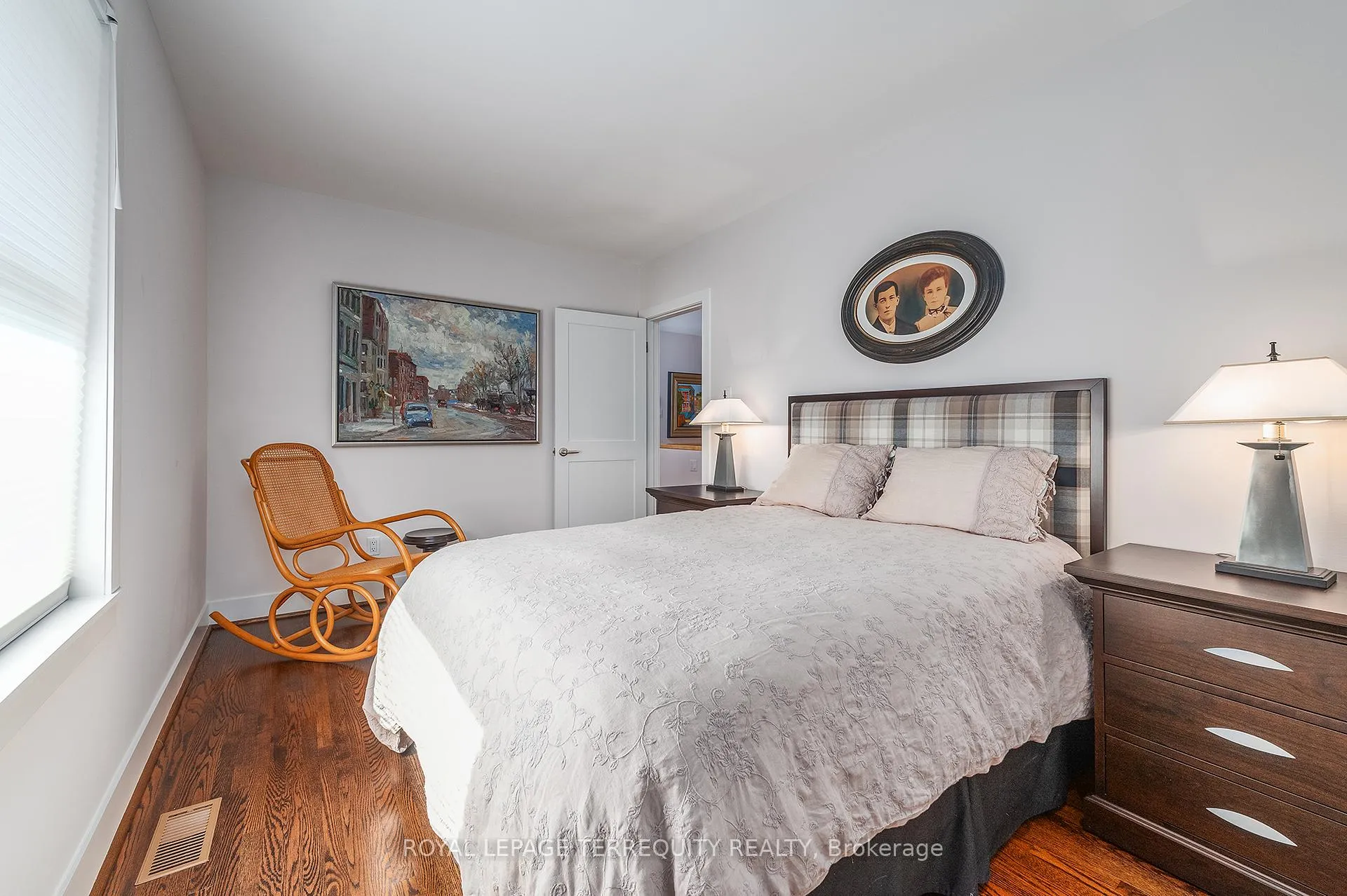 Photo 26 of 496 The Kingsway, Etobicoke, Princess-Rosethorn — HOMEH