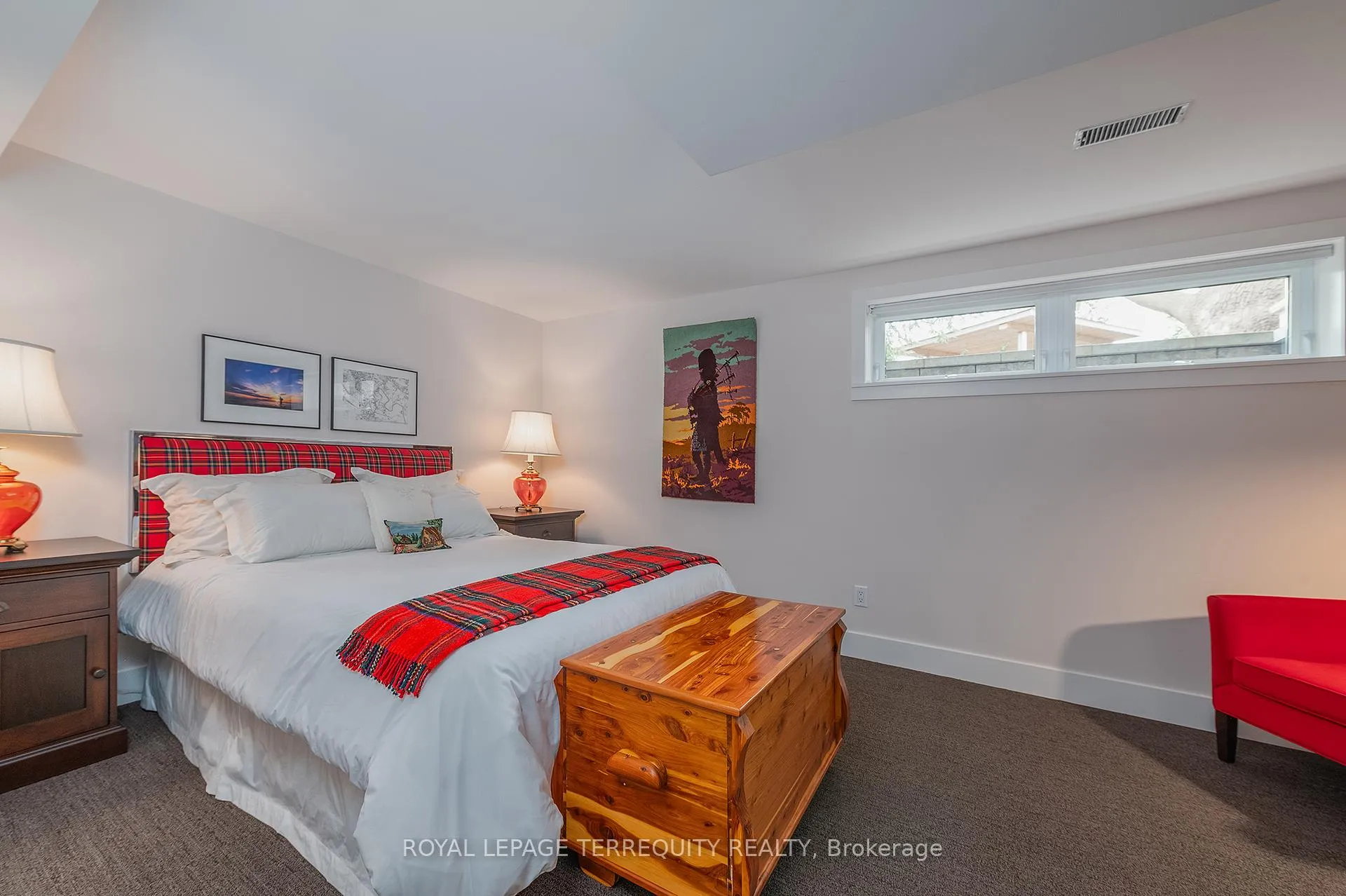 Photo 36 of 496 The Kingsway, Etobicoke, Princess-Rosethorn — HOMEH