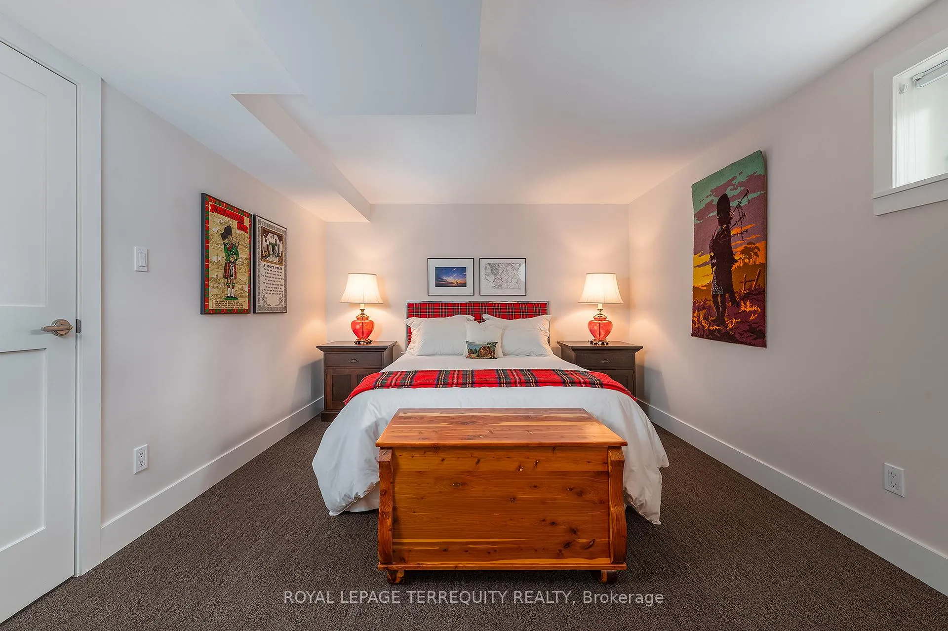 Photo 37 of 496 The Kingsway, Etobicoke, Princess-Rosethorn — HOMEH