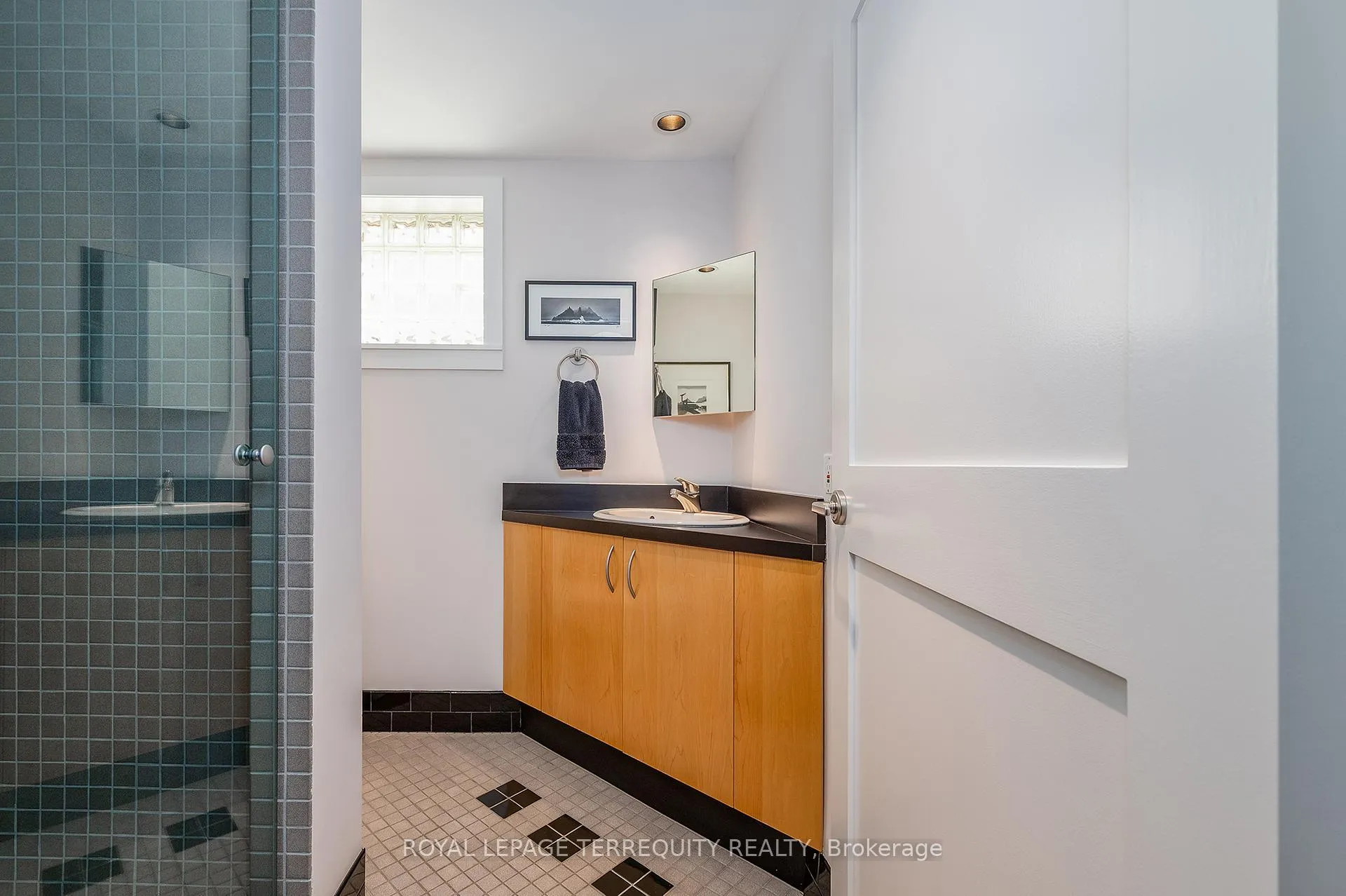 Photo 39 of 496 The Kingsway, Etobicoke, Princess-Rosethorn — HOMEH
