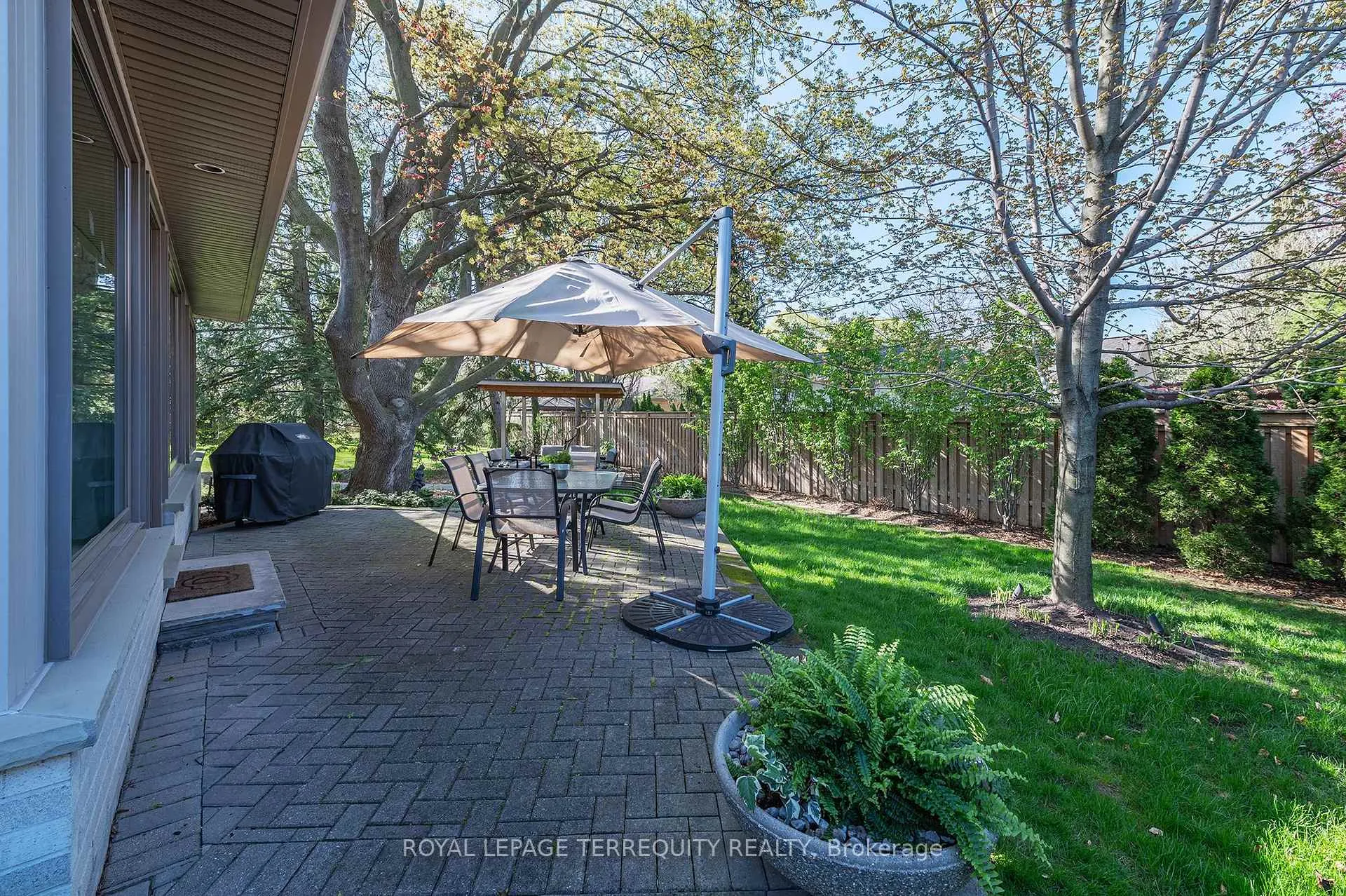 Photo 43 of 496 The Kingsway, Etobicoke, Princess-Rosethorn — HOMEH
