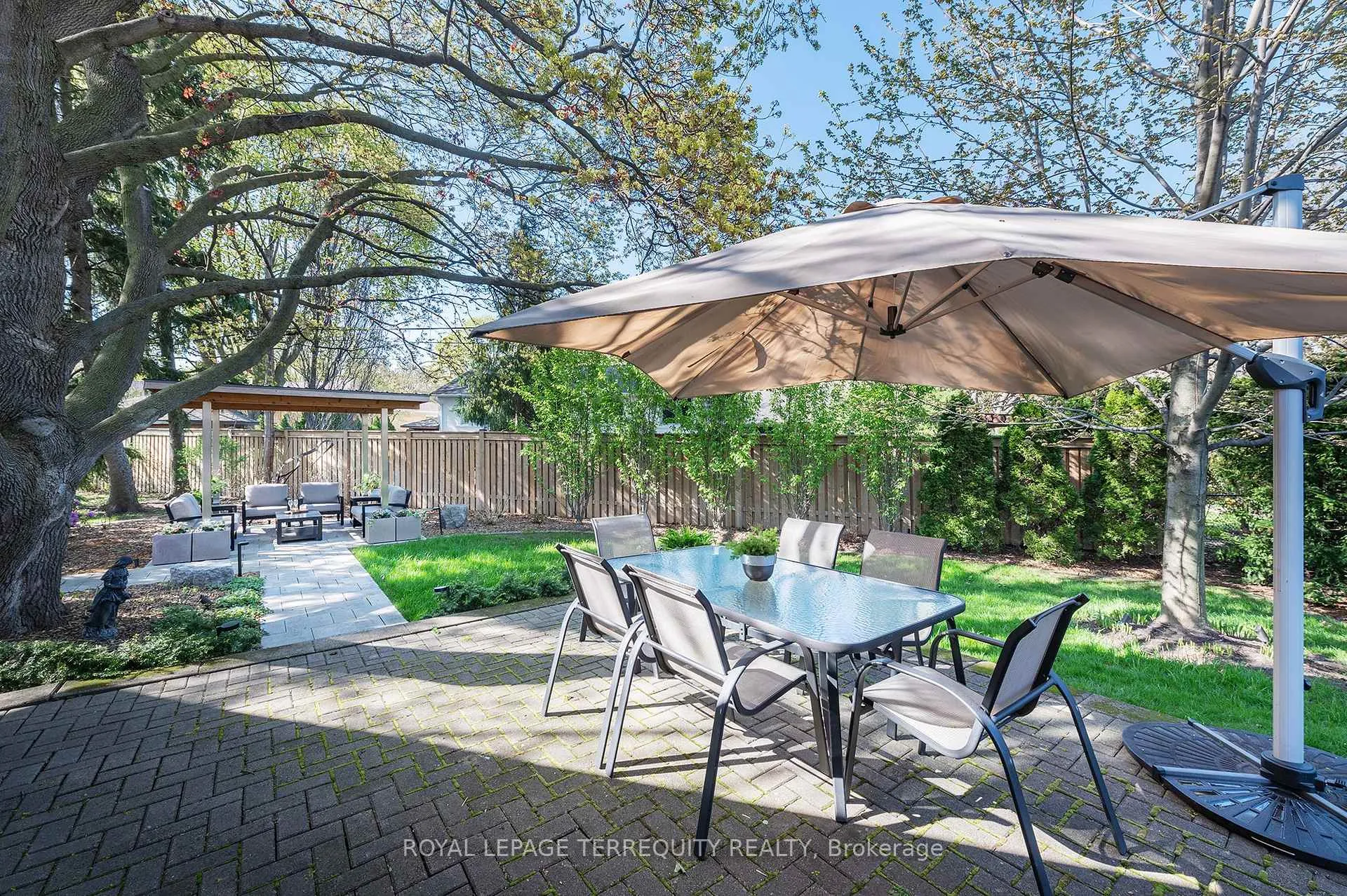 Photo 44 of 496 The Kingsway, Etobicoke, Princess-Rosethorn — HOMEH