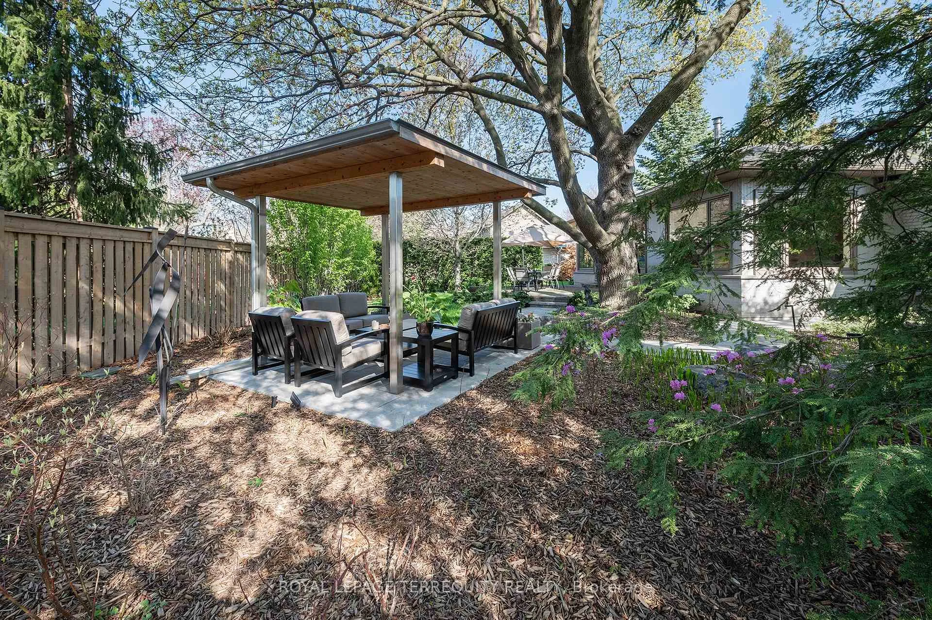 Photo 47 of 496 The Kingsway, Etobicoke, Princess-Rosethorn — HOMEH