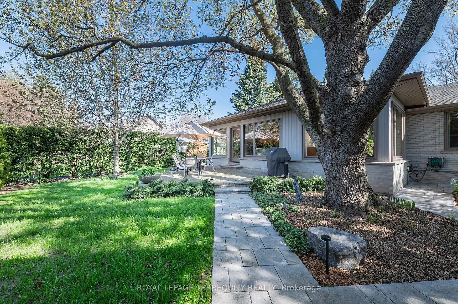 Photo 48 of 496 The Kingsway, Etobicoke, Princess-Rosethorn — HOMEH