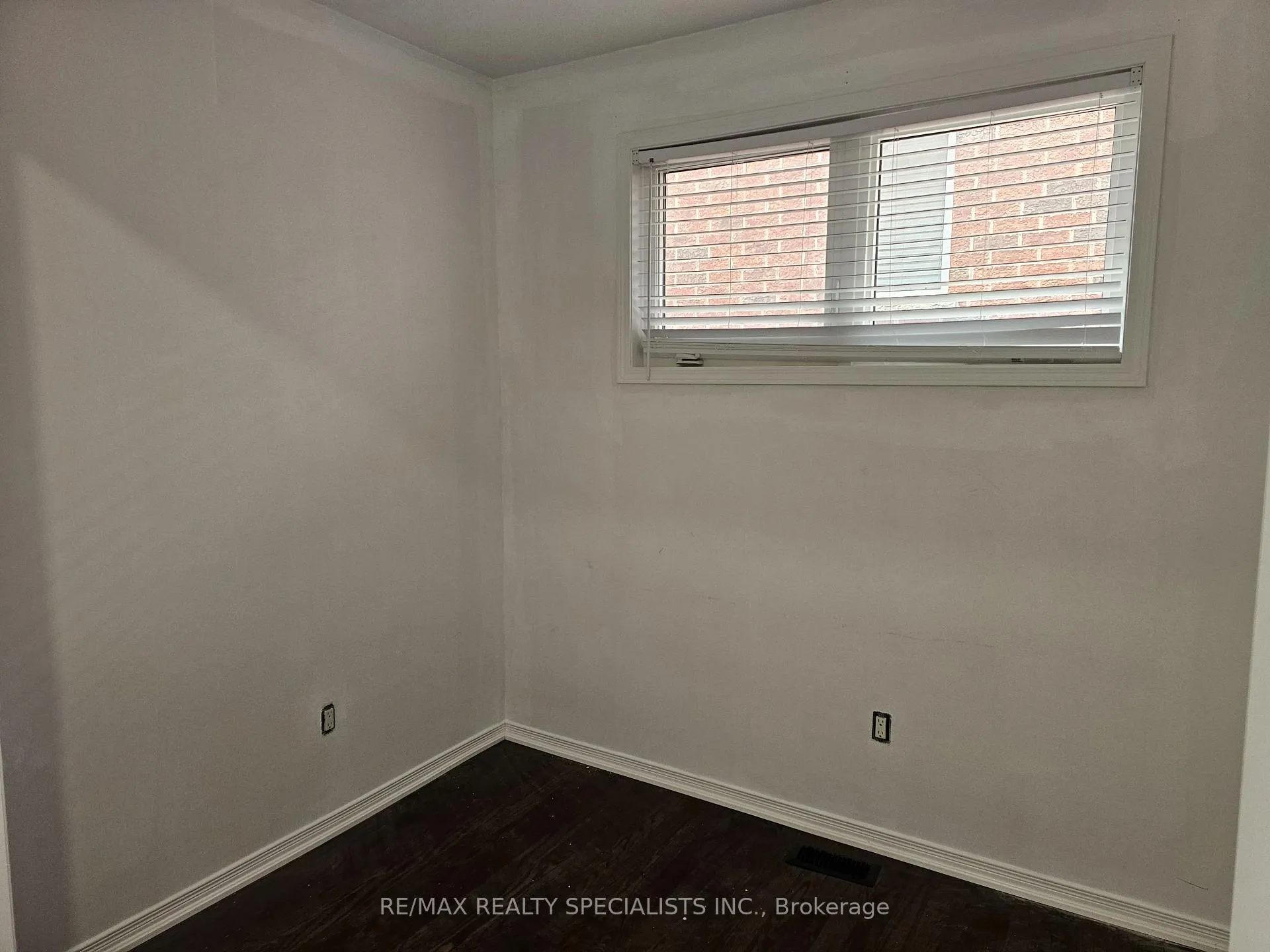 Photo 6 of 243 Seabrook Drive, Kitchener — HOMEH