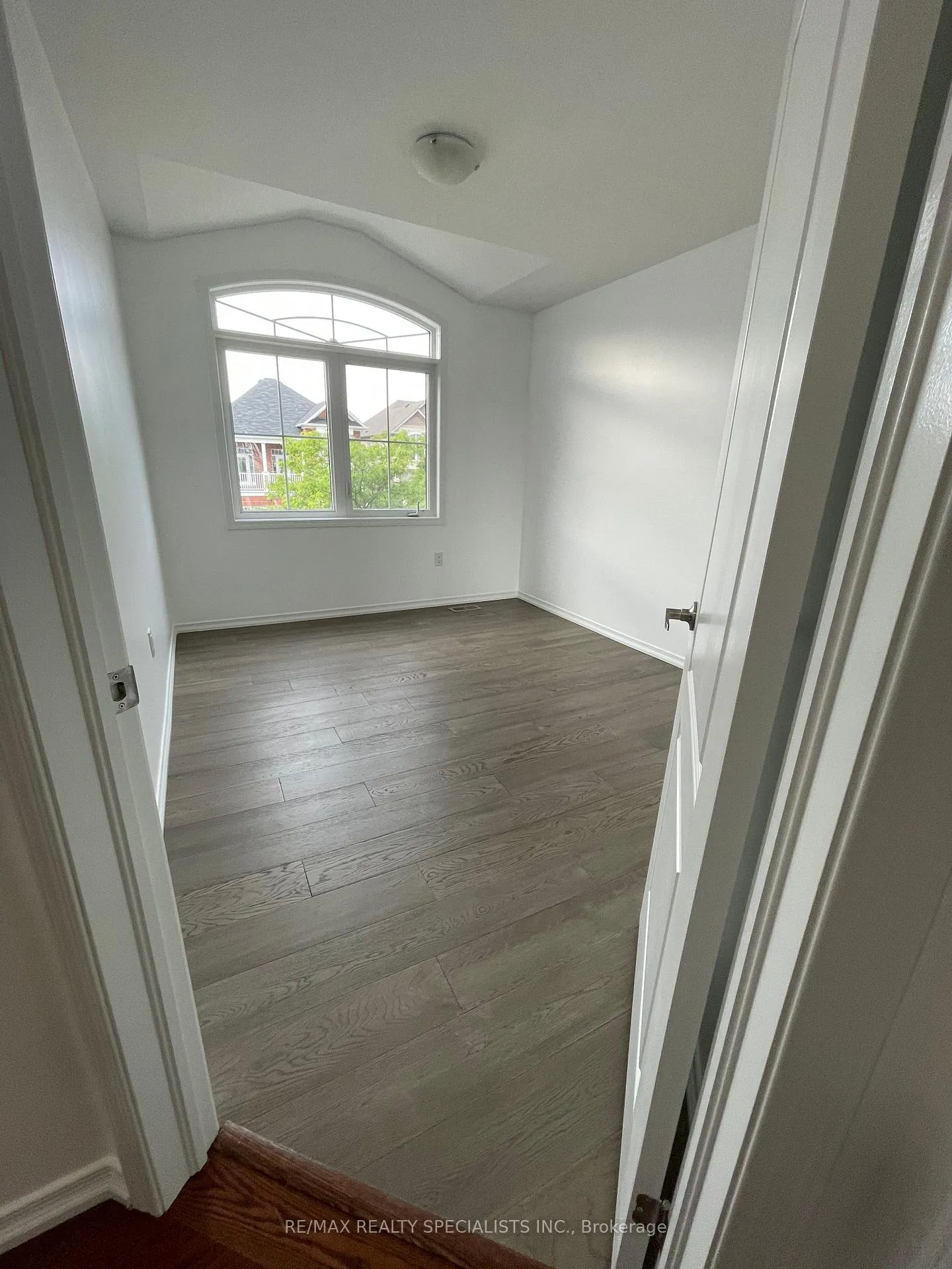 Photo 7 of 243 Seabrook Drive, Kitchener — HOMEH