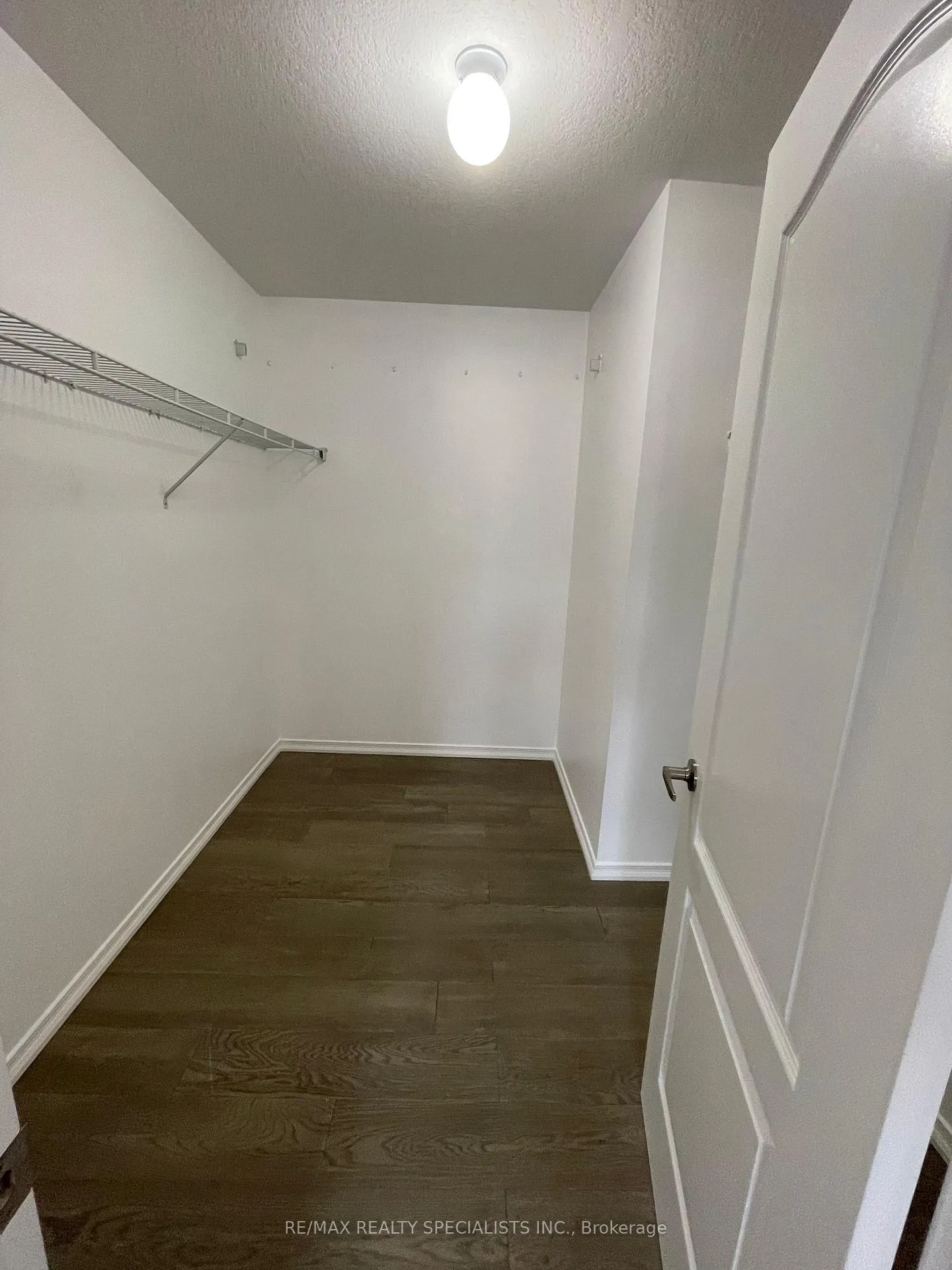 Photo 10 of 243 Seabrook Drive, Kitchener — HOMEH