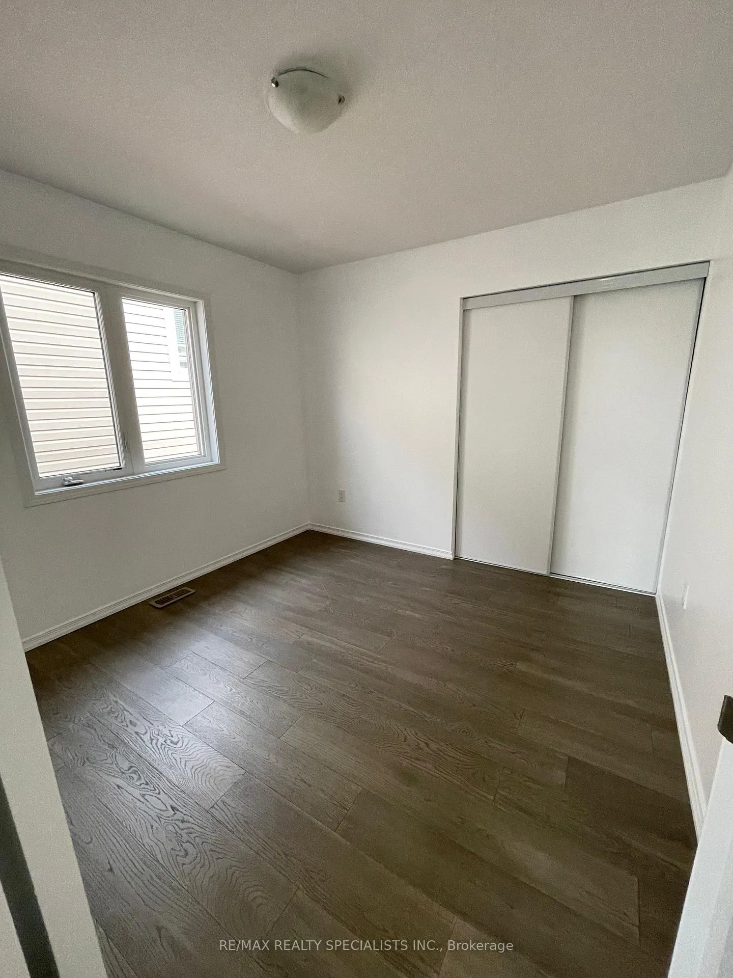 Photo 11 of 243 Seabrook Drive, Kitchener — HOMEH