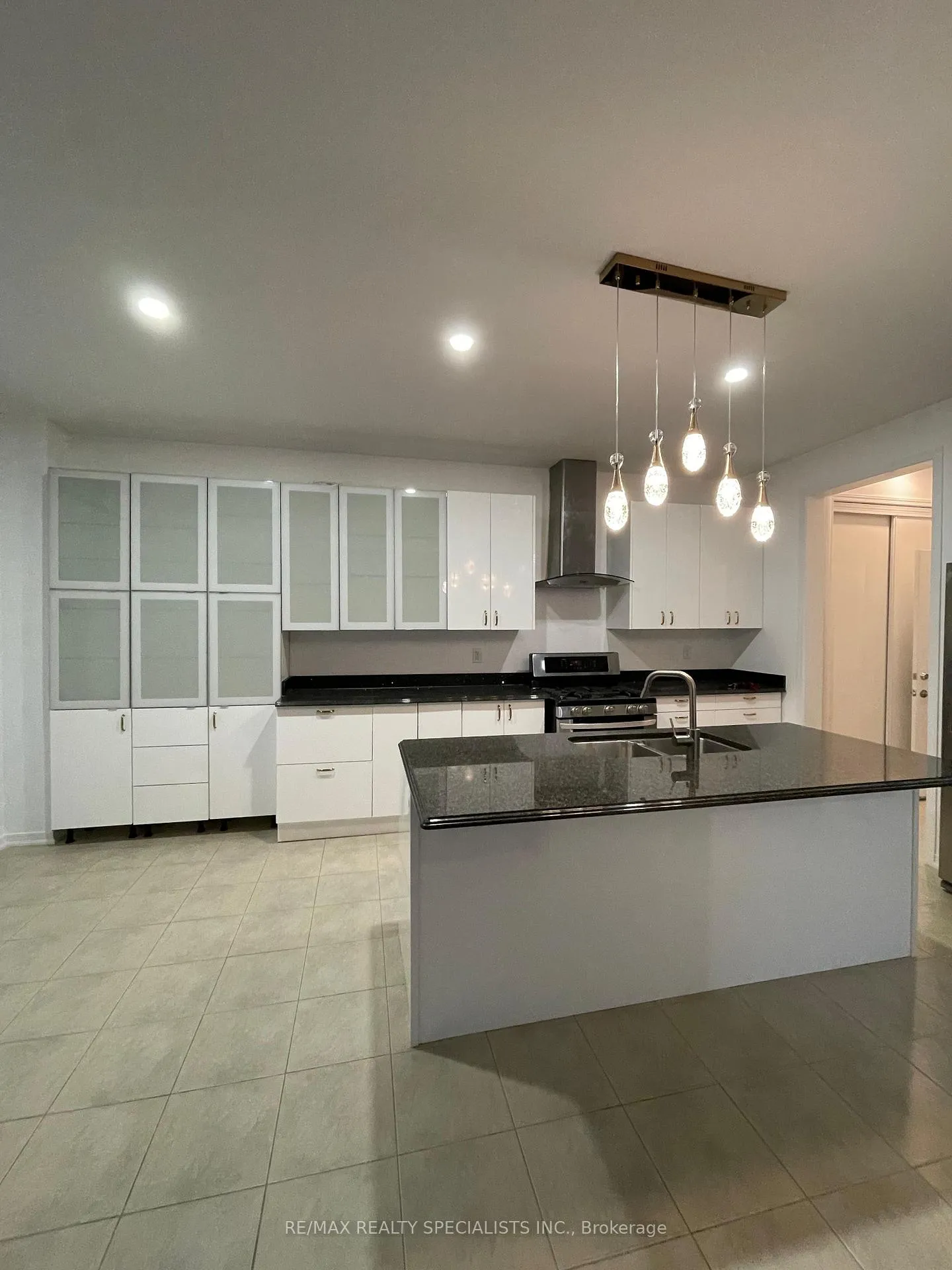 Photo 13 of 243 Seabrook Drive, Kitchener — HOMEH