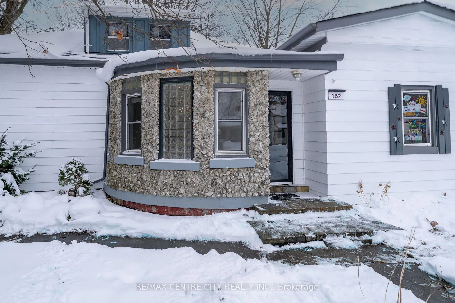 Photo 6 of 182 Victoria Street, Southwest Middlesex, Glencoe — HOMEH