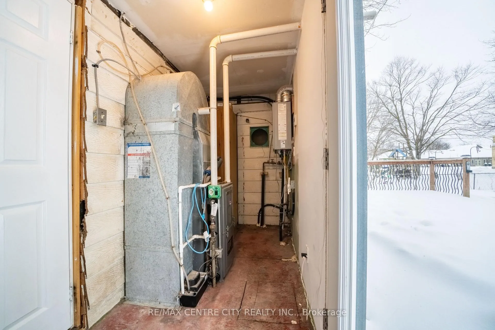 Photo 24 of 182 Victoria Street, Southwest Middlesex, Glencoe — HOMEH