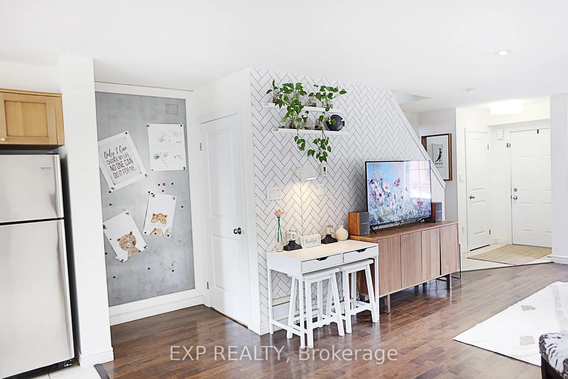 Photo 5 of 360 John Street N, Hamilton, North End — HOMEH