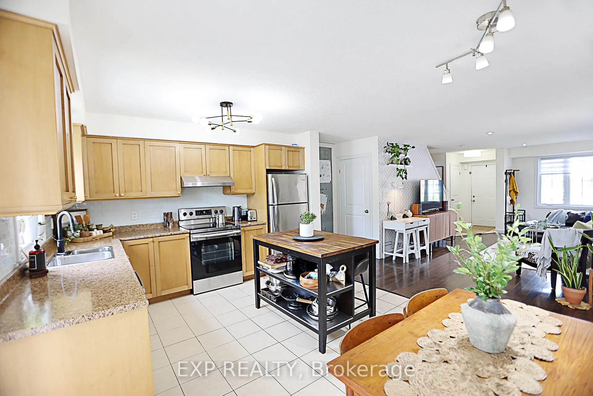 Photo 6 of 360 John Street N, Hamilton, North End — HOMEH