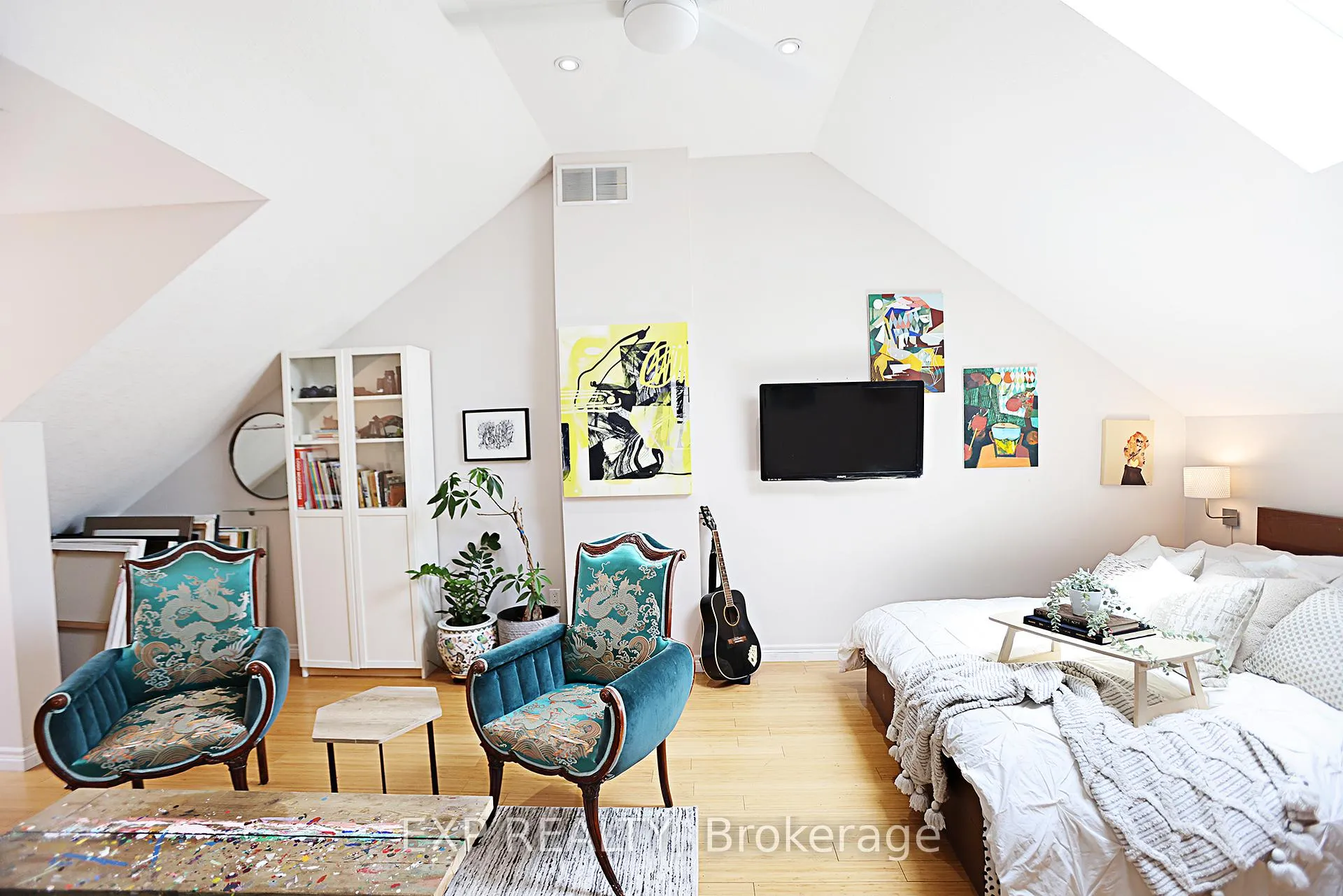 Photo 18 of 360 John Street N, Hamilton, North End — HOMEH