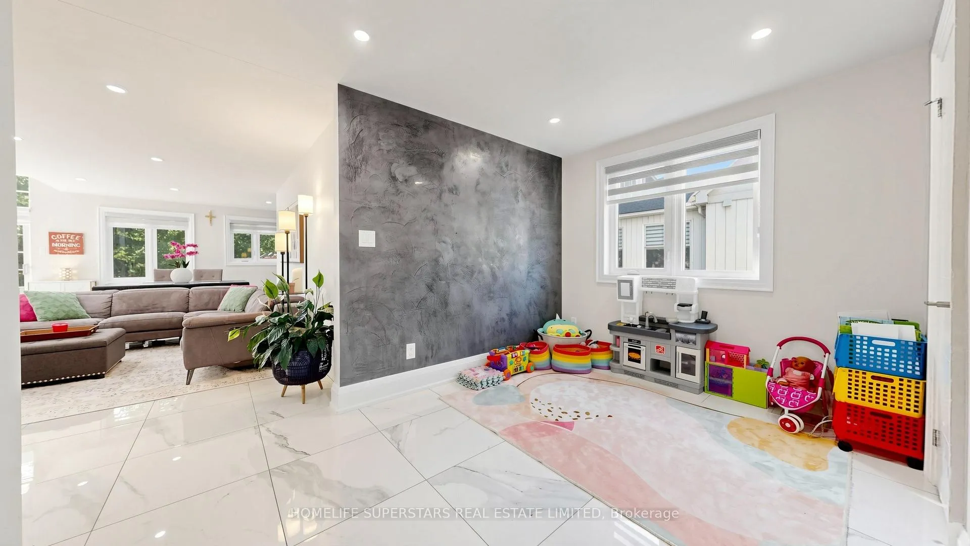 Photo 19 of 34 Mercer Drive, Brampton, Downtown Brampton — HOMEH