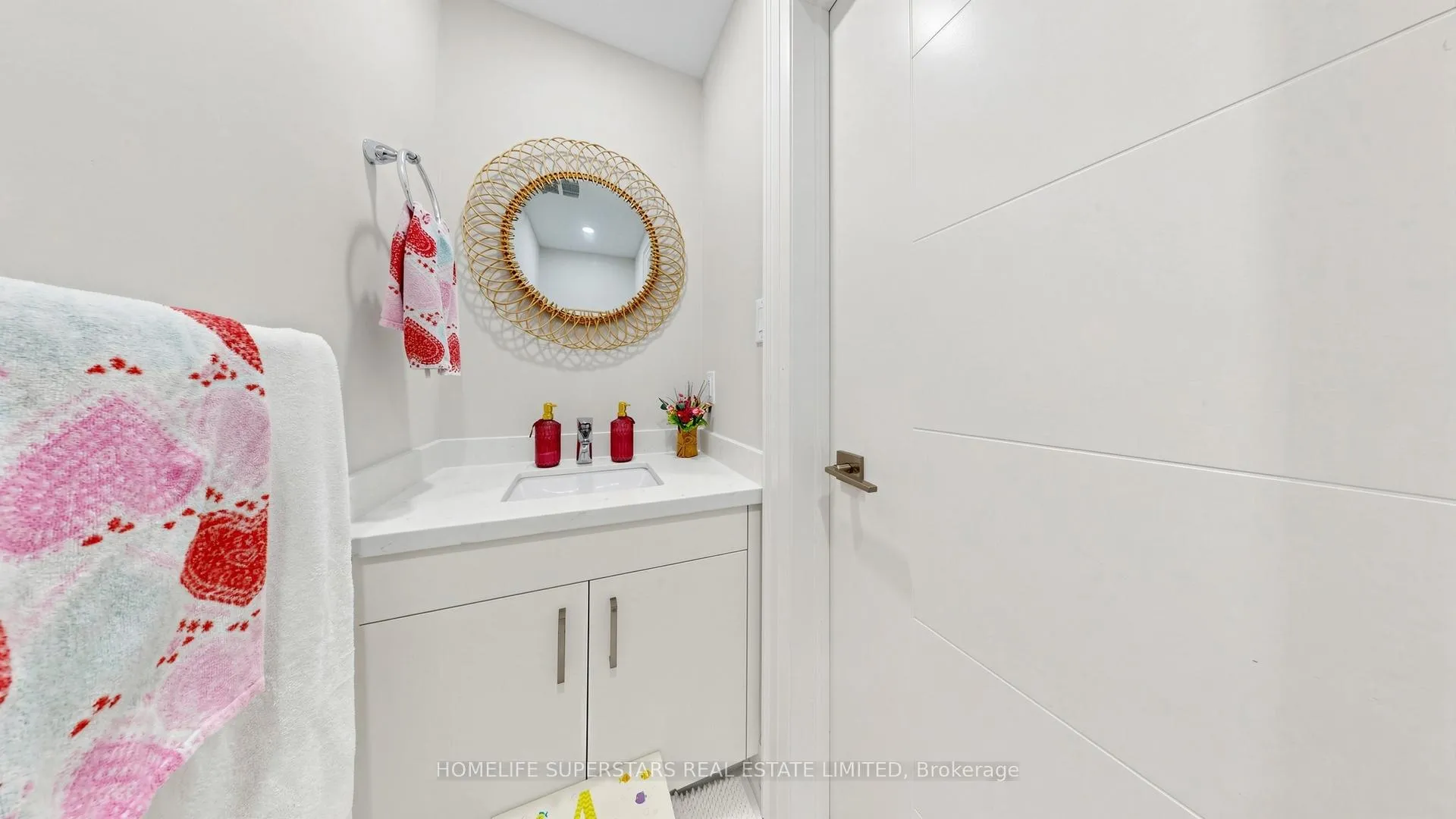 Photo 20 of 34 Mercer Drive, Brampton, Downtown Brampton — HOMEH