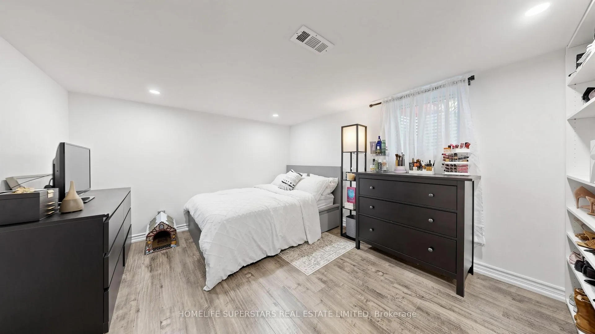 Photo 34 of 34 Mercer Drive, Brampton, Downtown Brampton — HOMEH