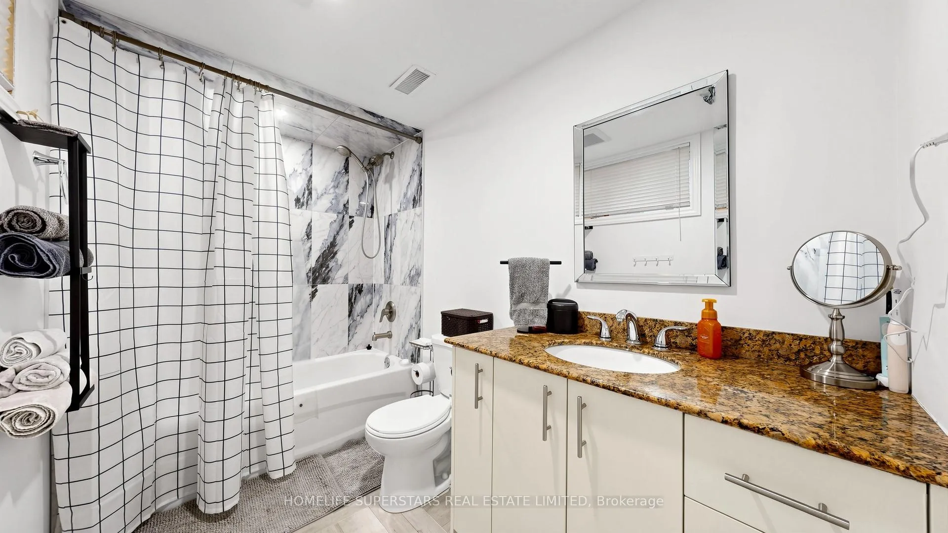 Photo 36 of 34 Mercer Drive, Brampton, Downtown Brampton — HOMEH