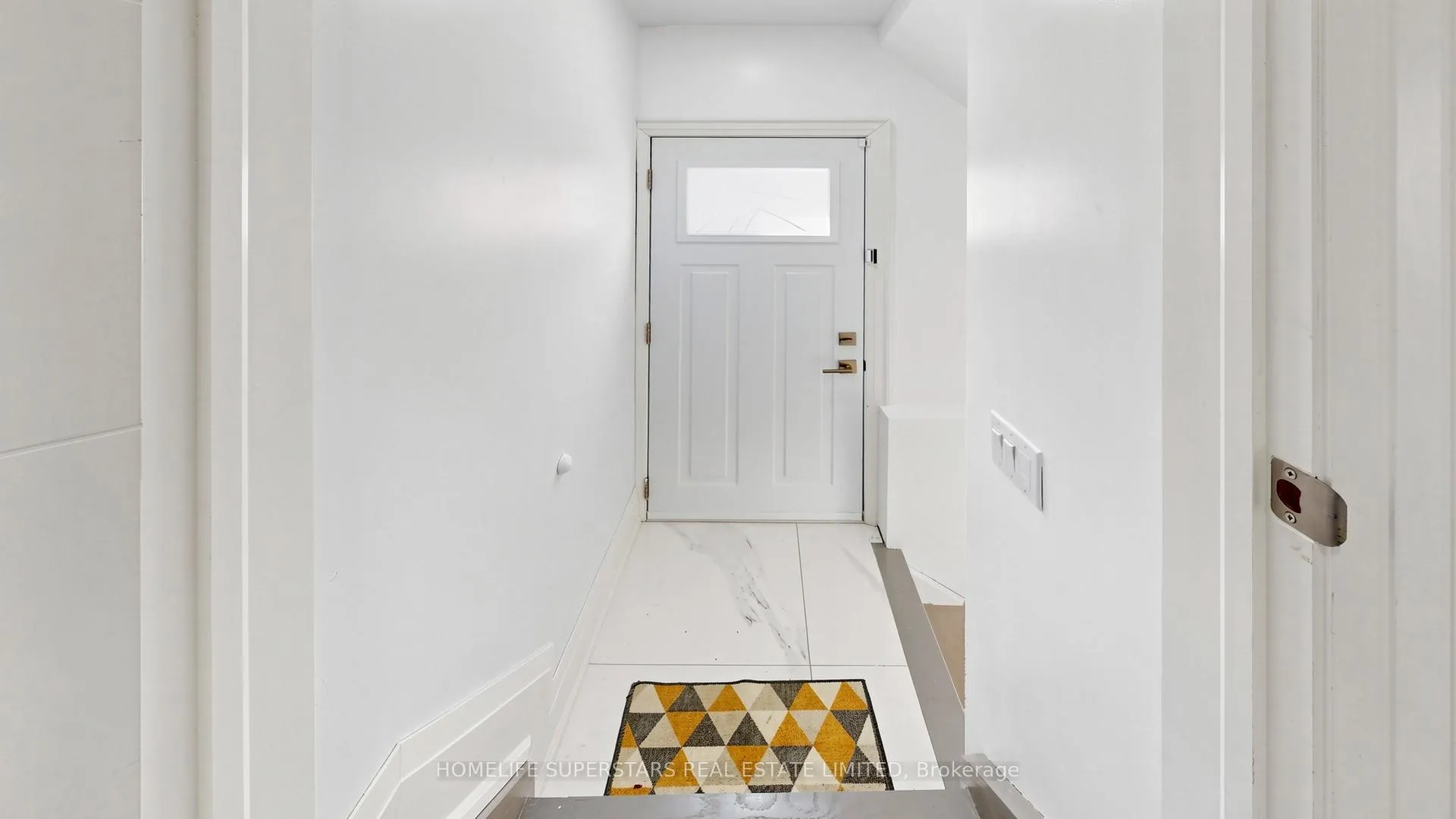 Photo 38 of 34 Mercer Drive, Brampton, Downtown Brampton — HOMEH