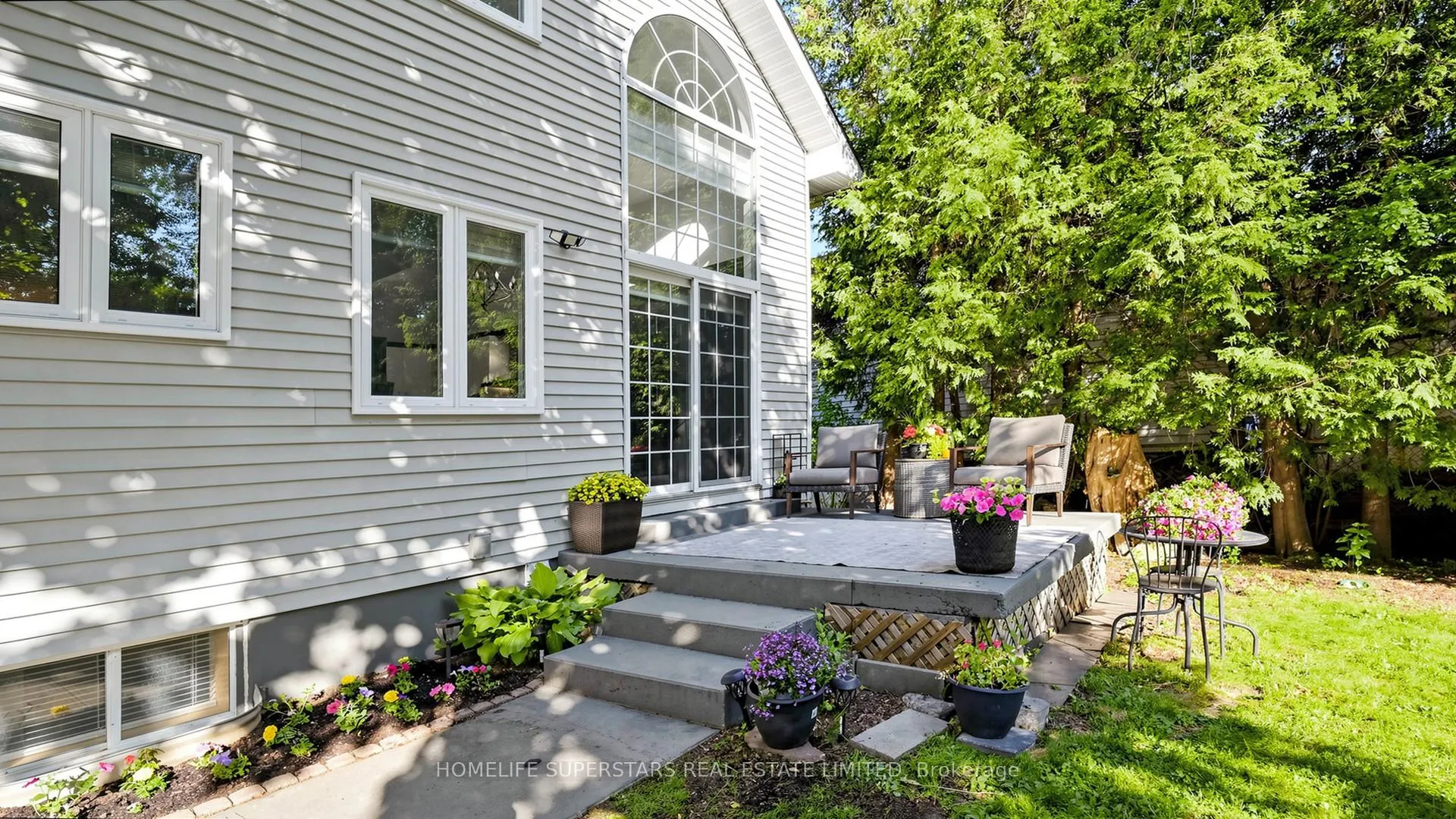 Photo 44 of 34 Mercer Drive, Brampton, Downtown Brampton — HOMEH