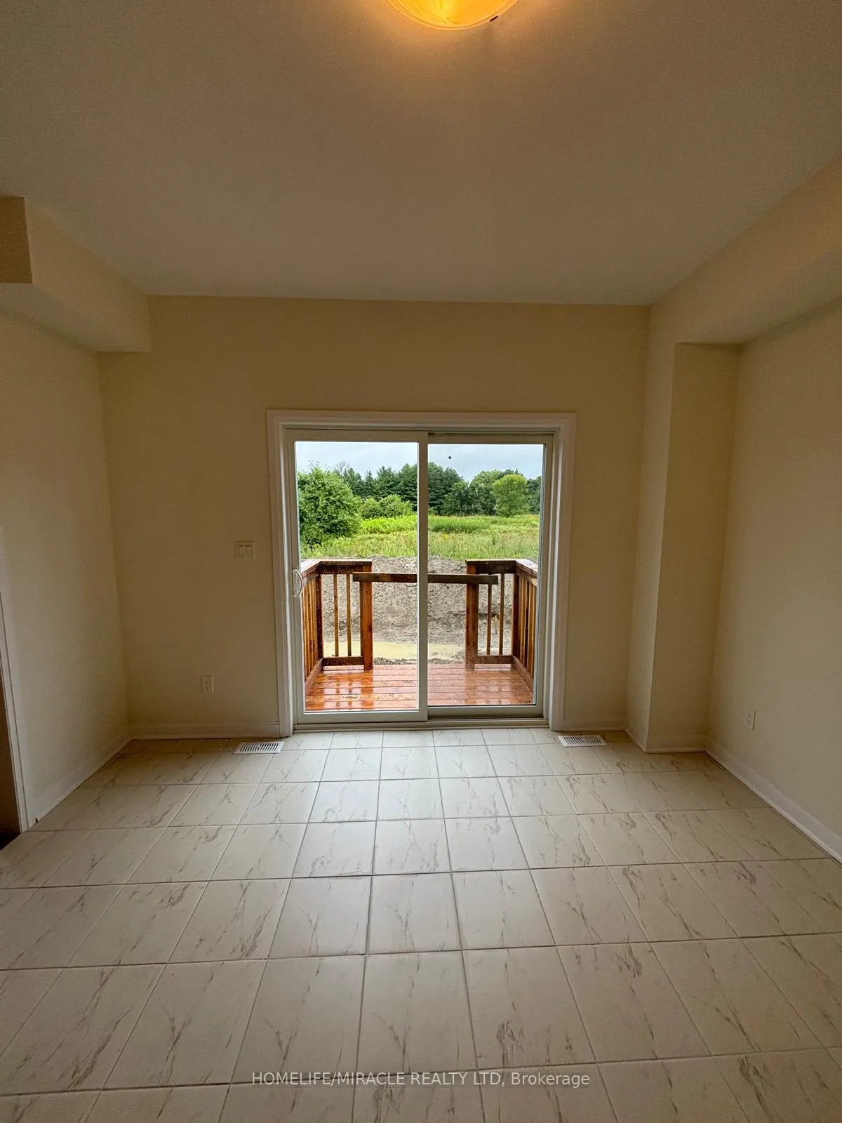 Photo 10 of 80 Oakmont Drive, Loyalist, Bath — HOMEH