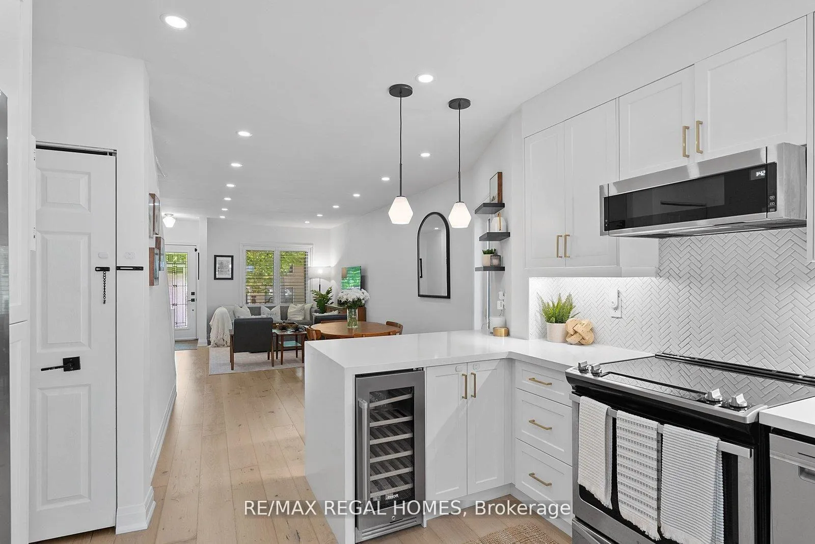Photo 11 of 459 Ashdale Avenue, Toronto, Greenwood-Coxwell — HOMEH