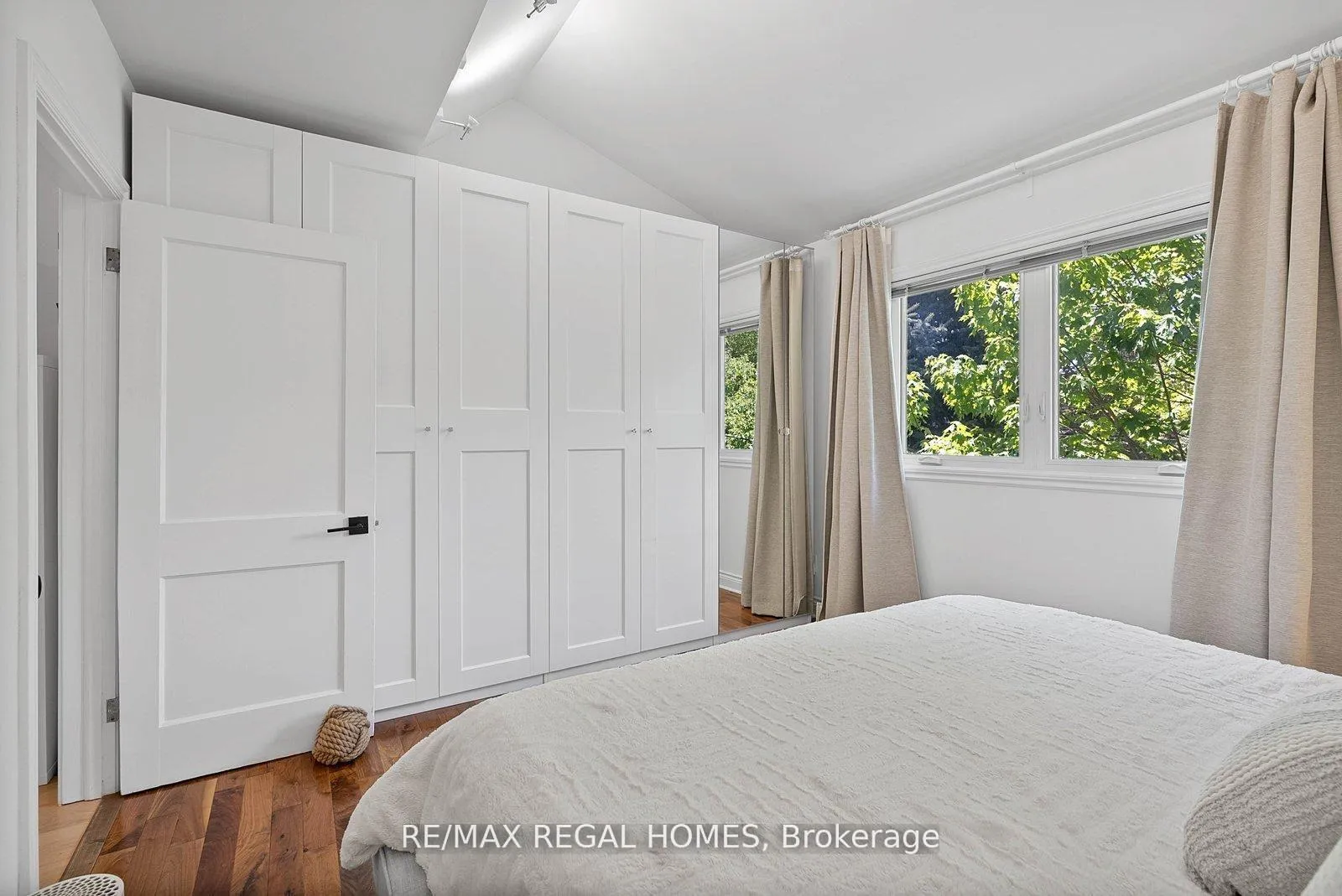 Photo 14 of 459 Ashdale Avenue, Toronto, Greenwood-Coxwell — HOMEH