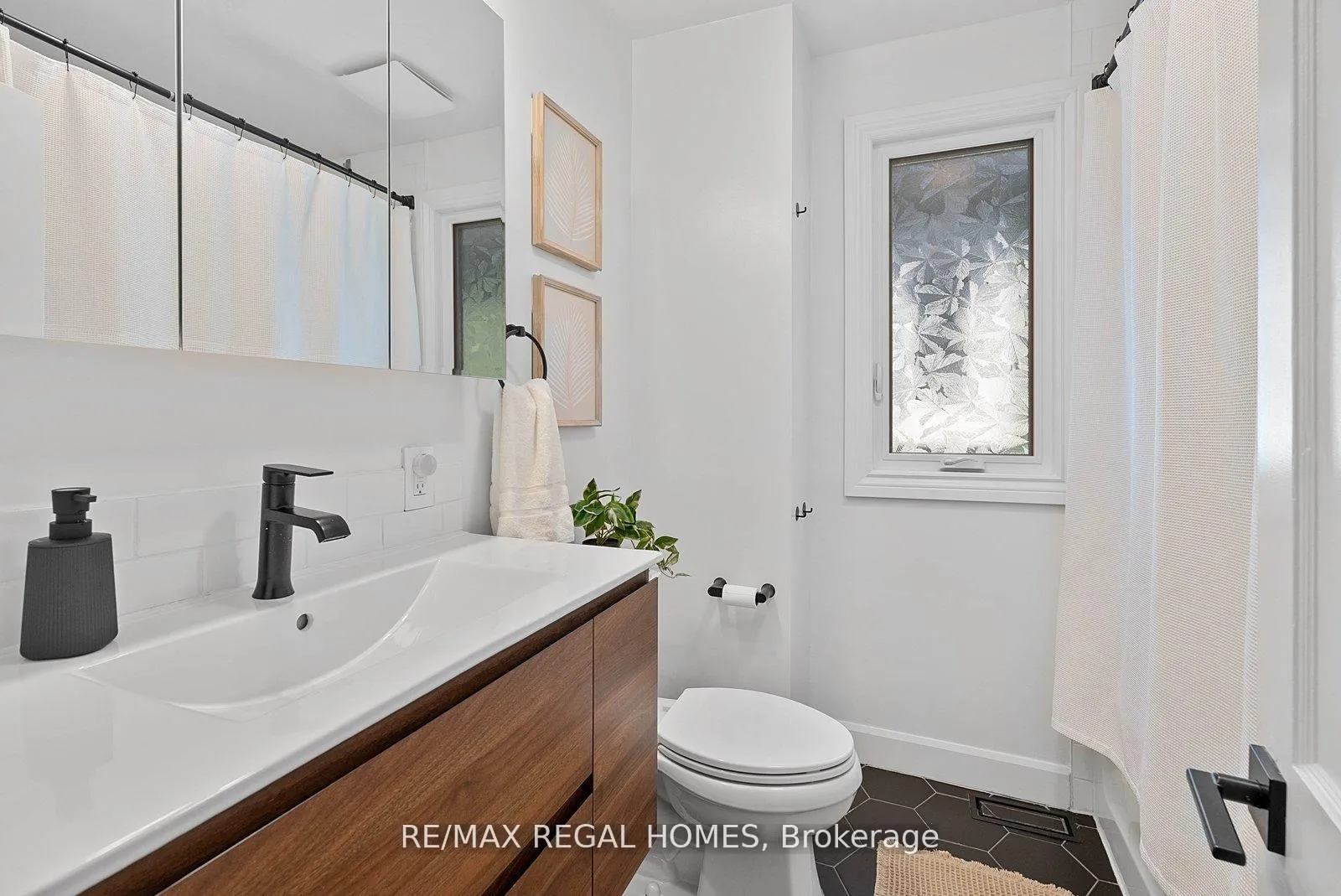 Photo 19 of 459 Ashdale Avenue, Toronto, Greenwood-Coxwell — HOMEH