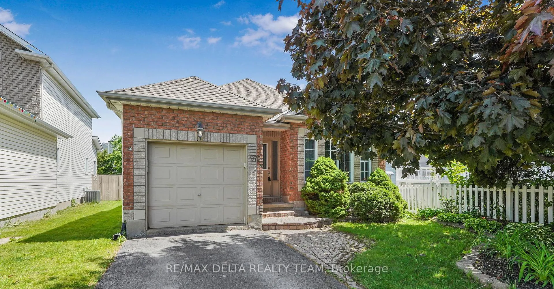 Photo 1 of 979 Como Crescent, Ottawa, Fallingbrook/Pineridge — HOMEH