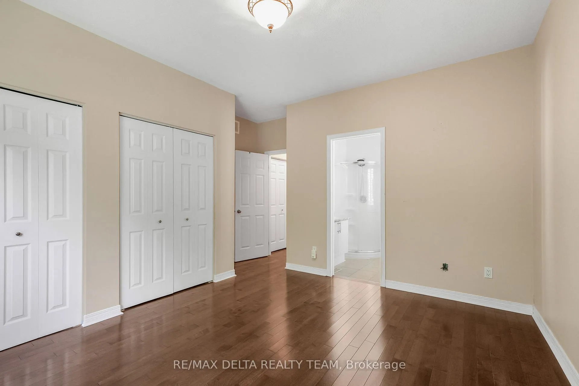 Photo 18 of 979 Como Crescent, Ottawa, Fallingbrook/Pineridge — HOMEH