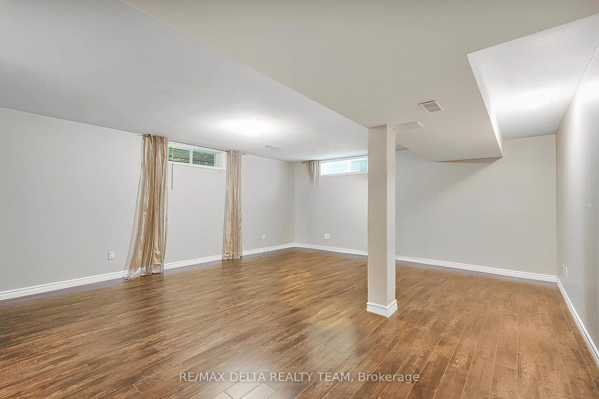 Photo 28 of 979 Como Crescent, Ottawa, Fallingbrook/Pineridge — HOMEH