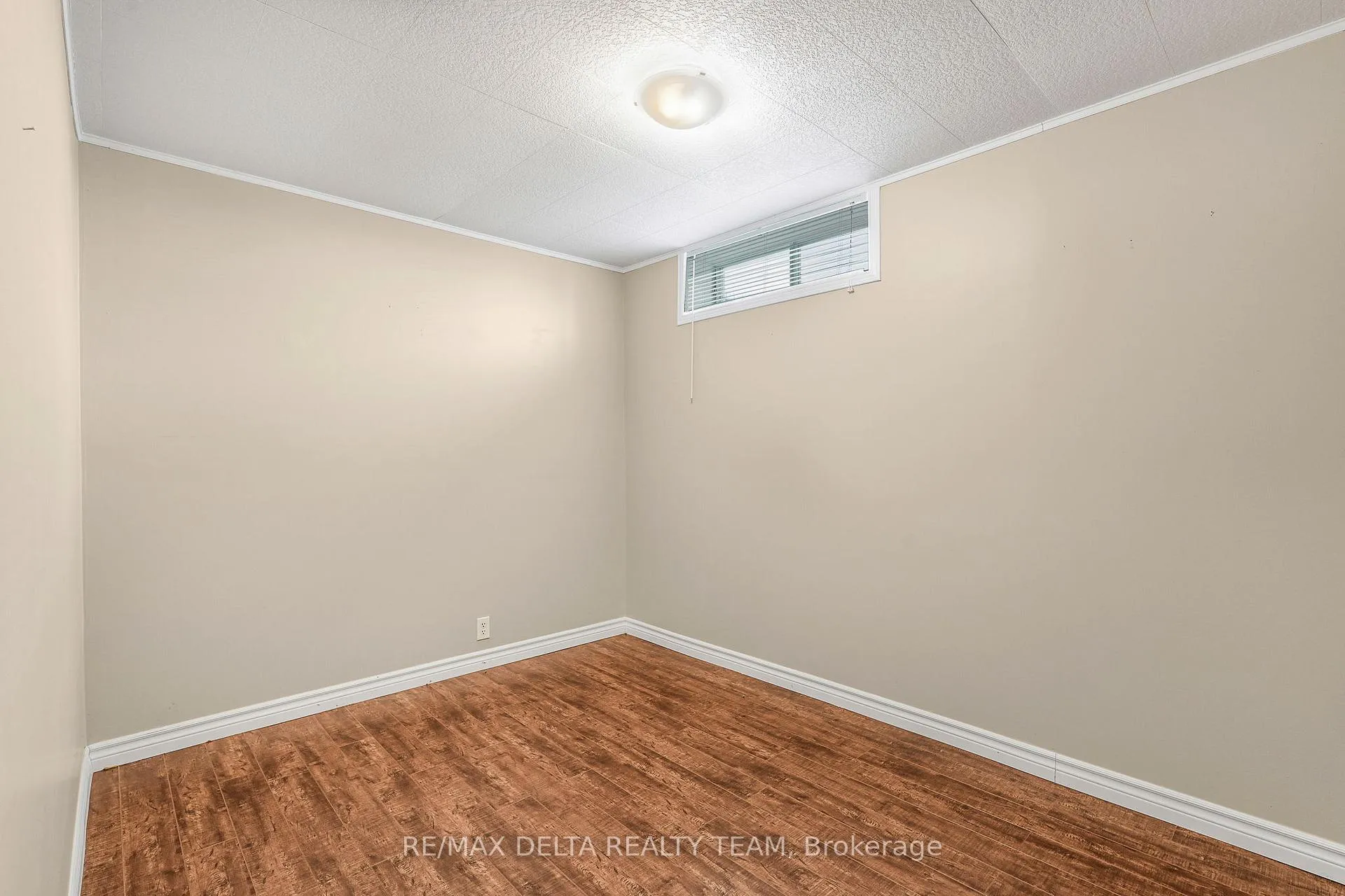 Photo 29 of 979 Como Crescent, Ottawa, Fallingbrook/Pineridge — HOMEH