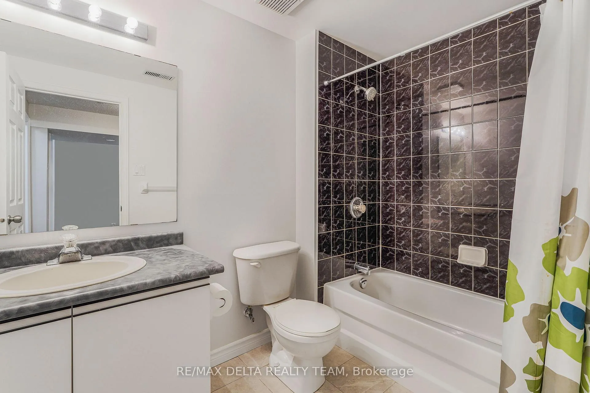 Photo 31 of 979 Como Crescent, Ottawa, Fallingbrook/Pineridge — HOMEH