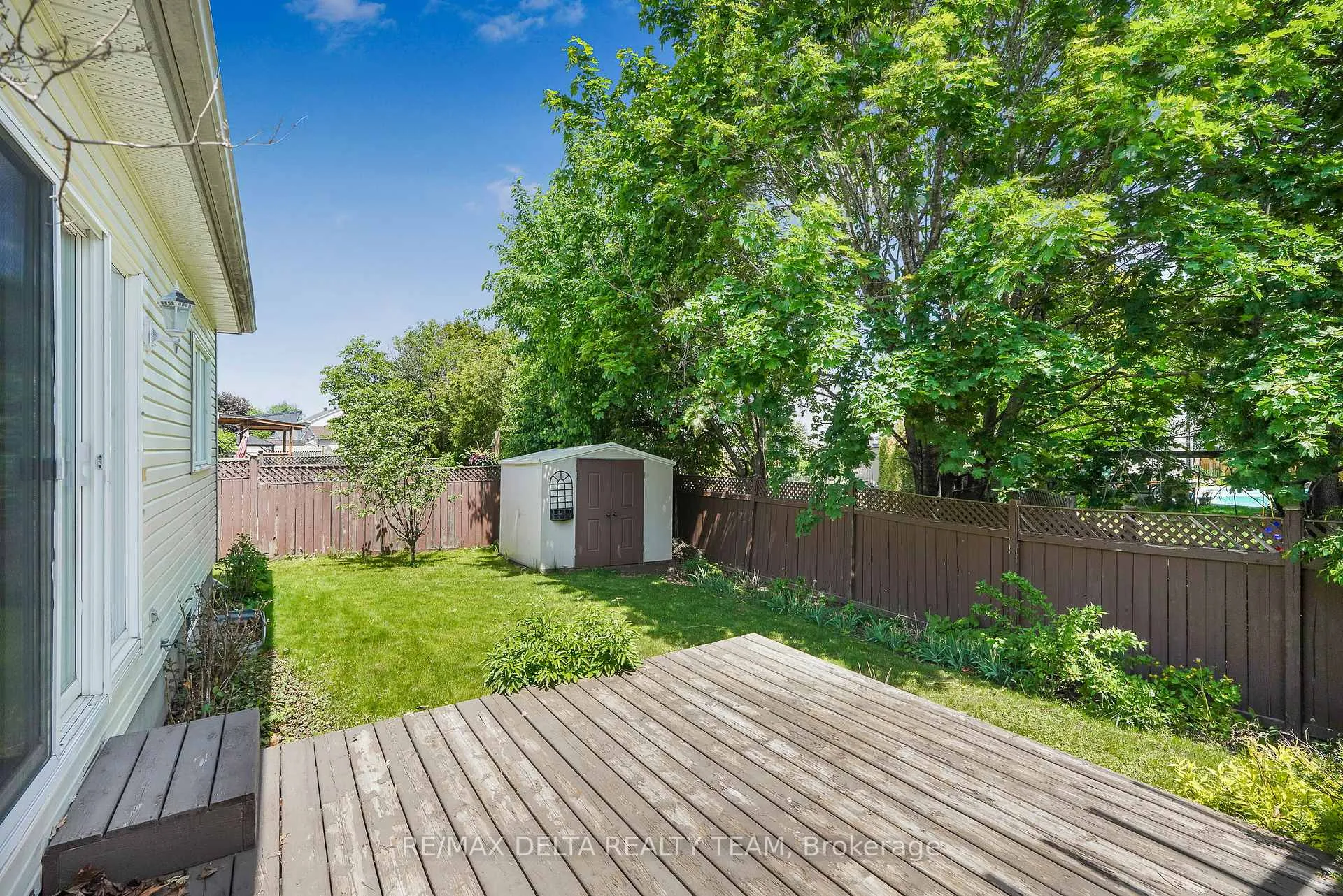 Photo 33 of 979 Como Crescent, Ottawa, Fallingbrook/Pineridge — HOMEH