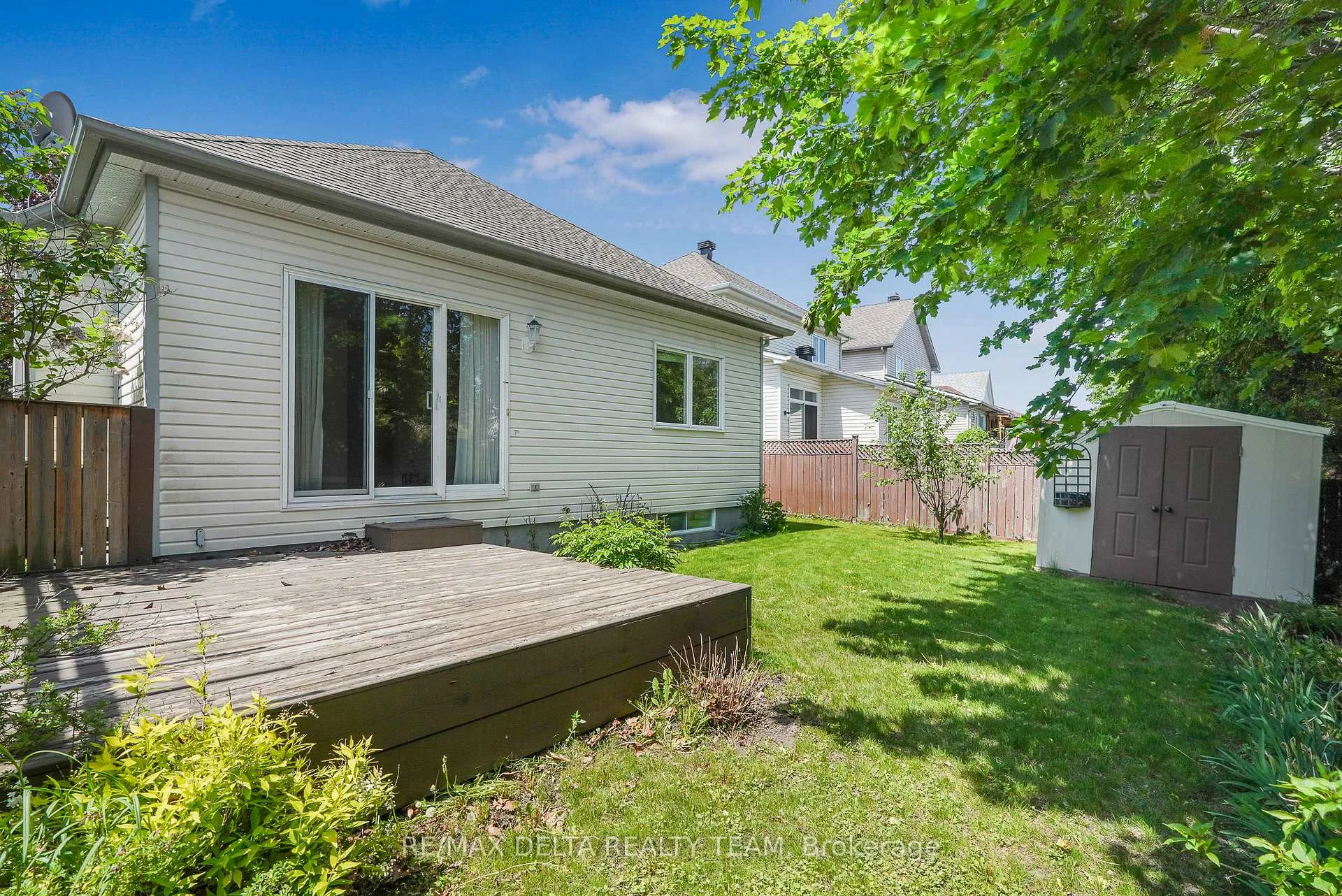 Photo 34 of 979 Como Crescent, Ottawa, Fallingbrook/Pineridge — HOMEH