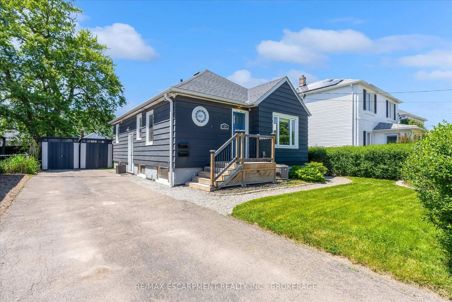 Photo 2 of 19 Lyons Avenue, Welland, Lincoln/Crowland — HOMEH
