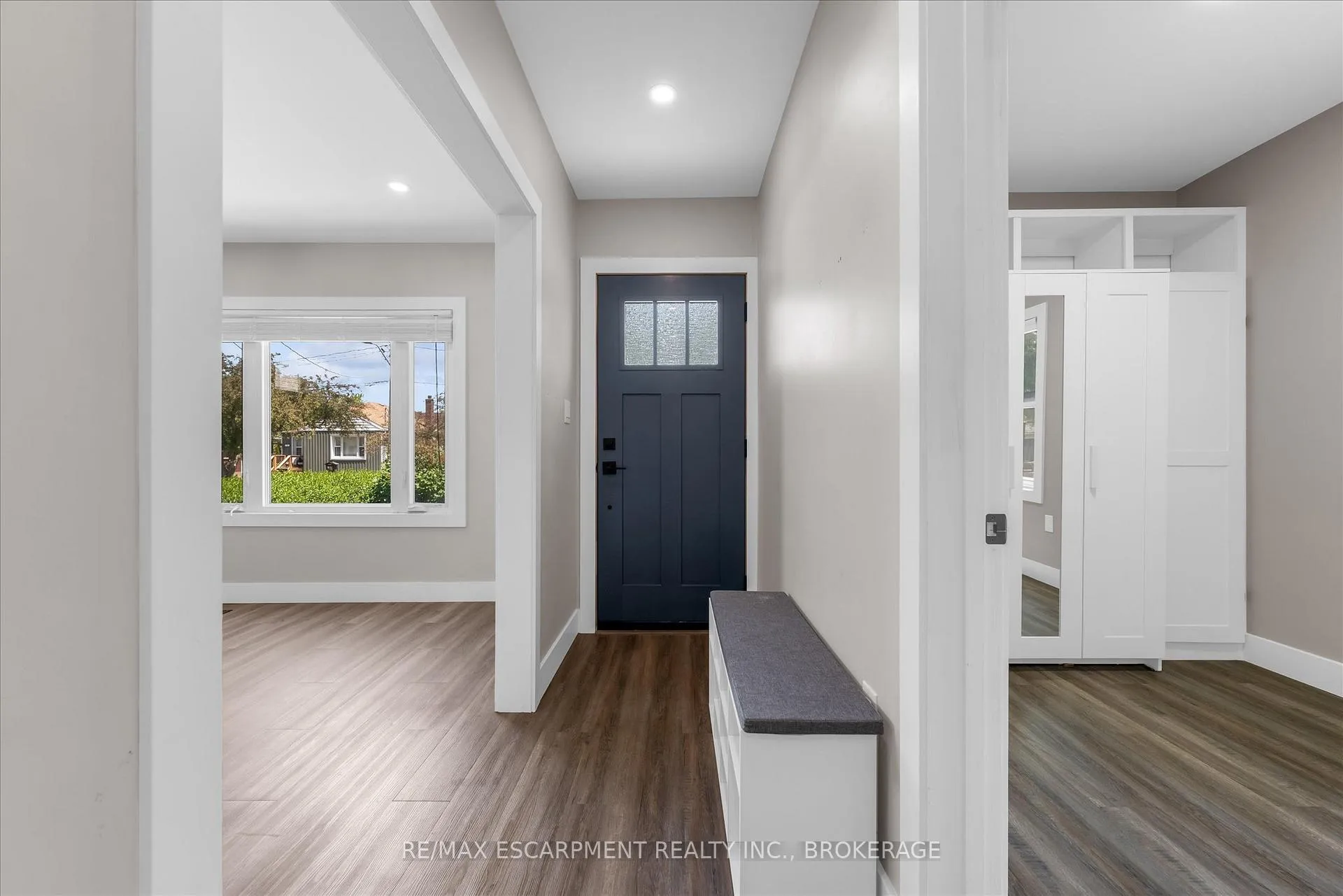 Photo 3 of 19 Lyons Avenue, Welland, Lincoln/Crowland — HOMEH