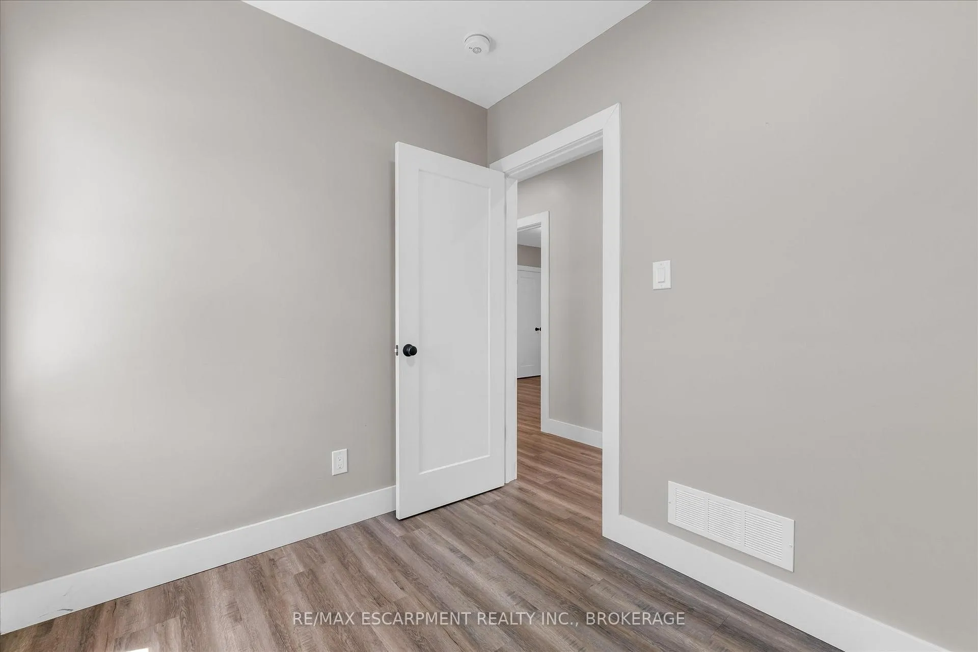Photo 9 of 19 Lyons Avenue, Welland, Lincoln/Crowland — HOMEH