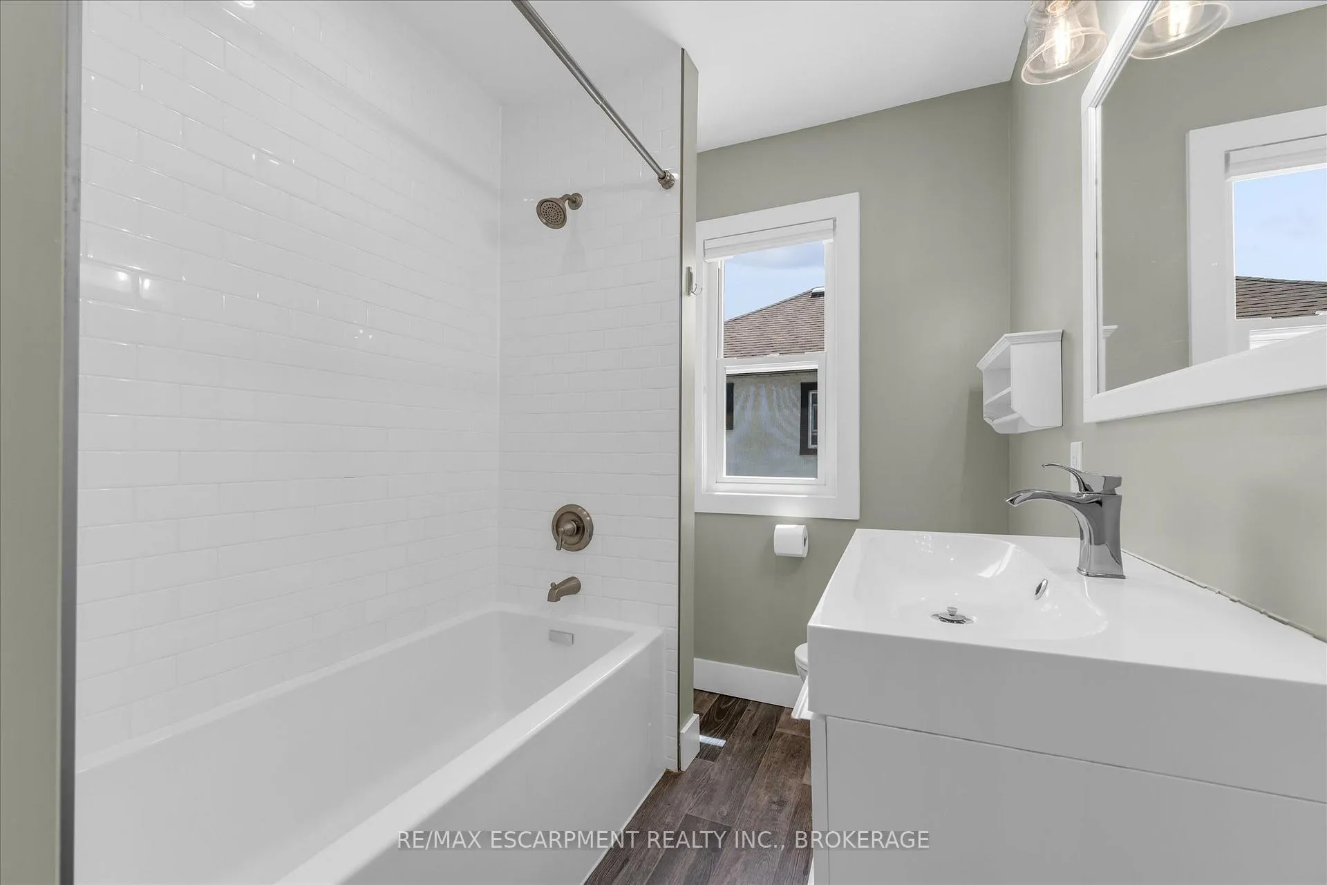Photo 12 of 19 Lyons Avenue, Welland, Lincoln/Crowland — HOMEH