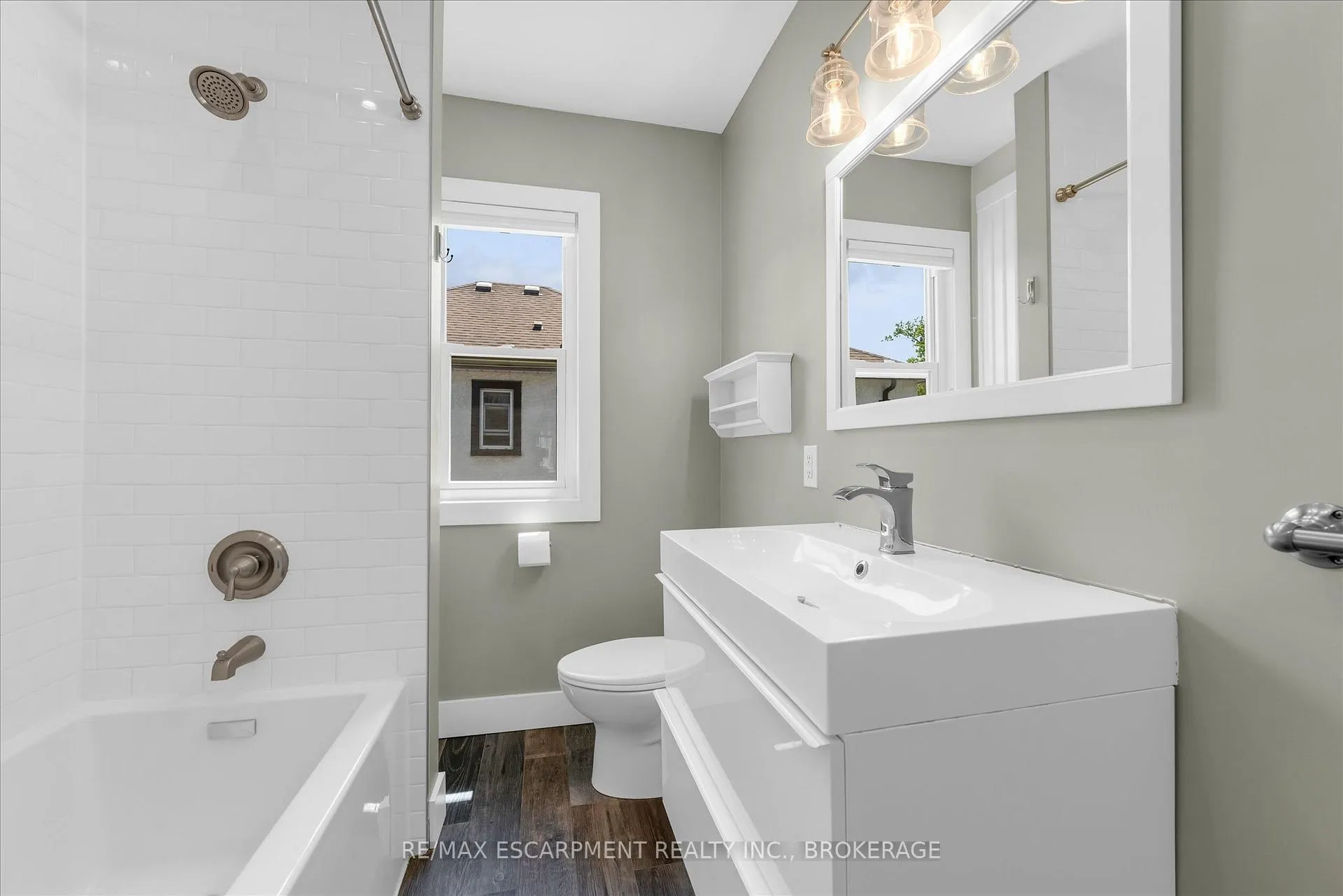 Photo 13 of 19 Lyons Avenue, Welland, Lincoln/Crowland — HOMEH