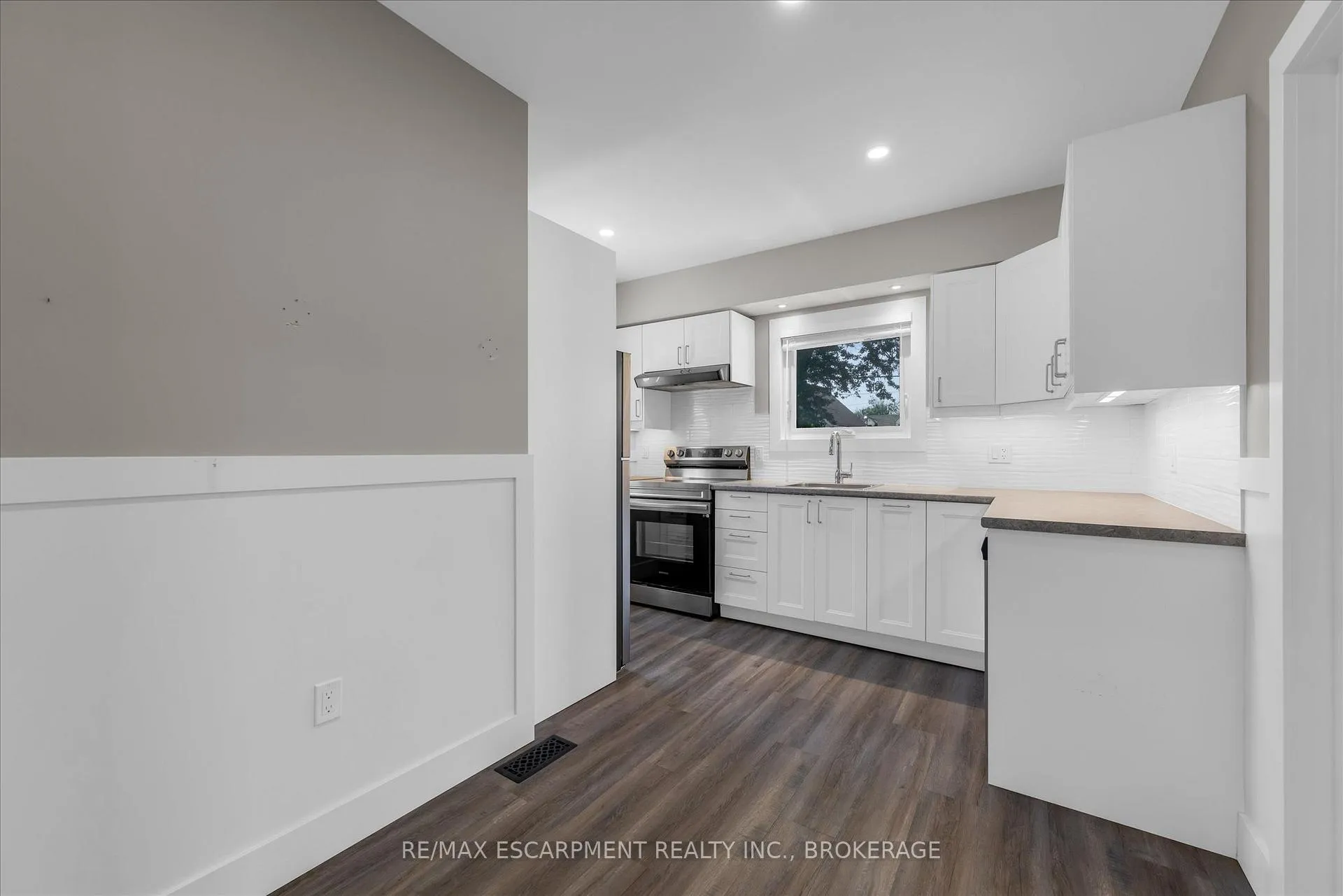 Photo 15 of 19 Lyons Avenue, Welland, Lincoln/Crowland — HOMEH