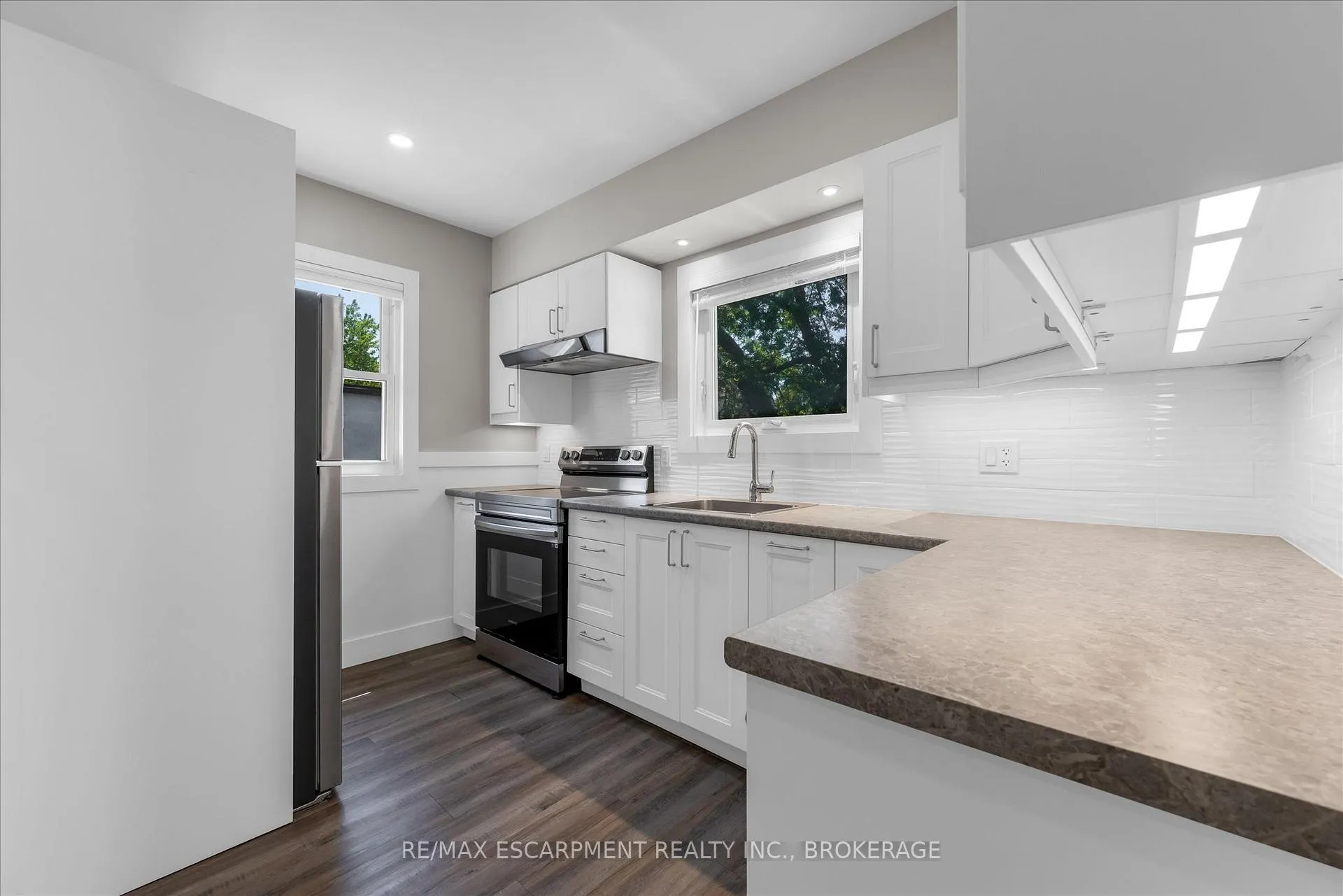 Photo 16 of 19 Lyons Avenue, Welland, Lincoln/Crowland — HOMEH