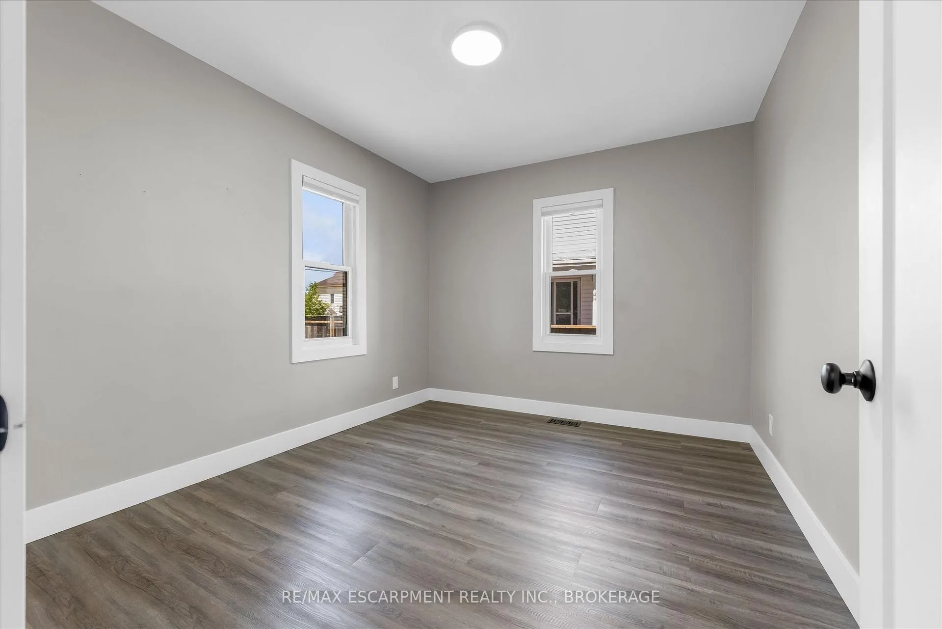 Photo 18 of 19 Lyons Avenue, Welland, Lincoln/Crowland — HOMEH