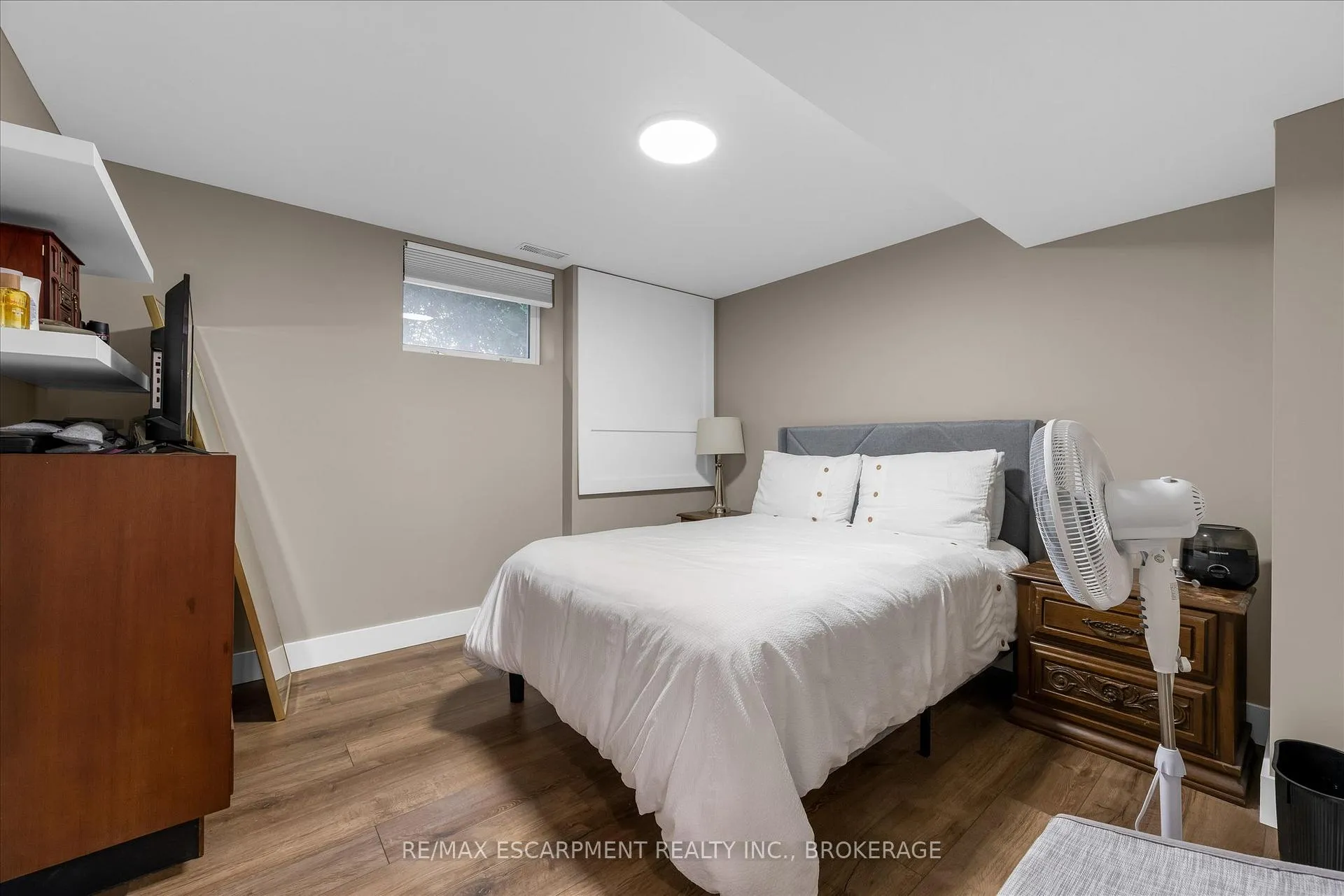 Photo 26 of 19 Lyons Avenue, Welland, Lincoln/Crowland — HOMEH