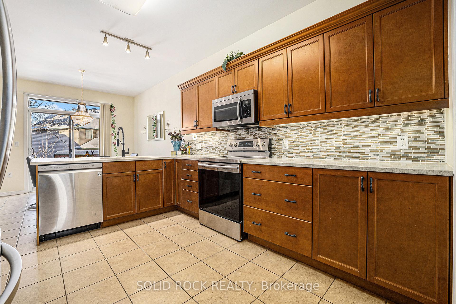 Photo 9 of 283 Berrigan Drive, Ottawa, Barrhaven - Longfields — HOMEH