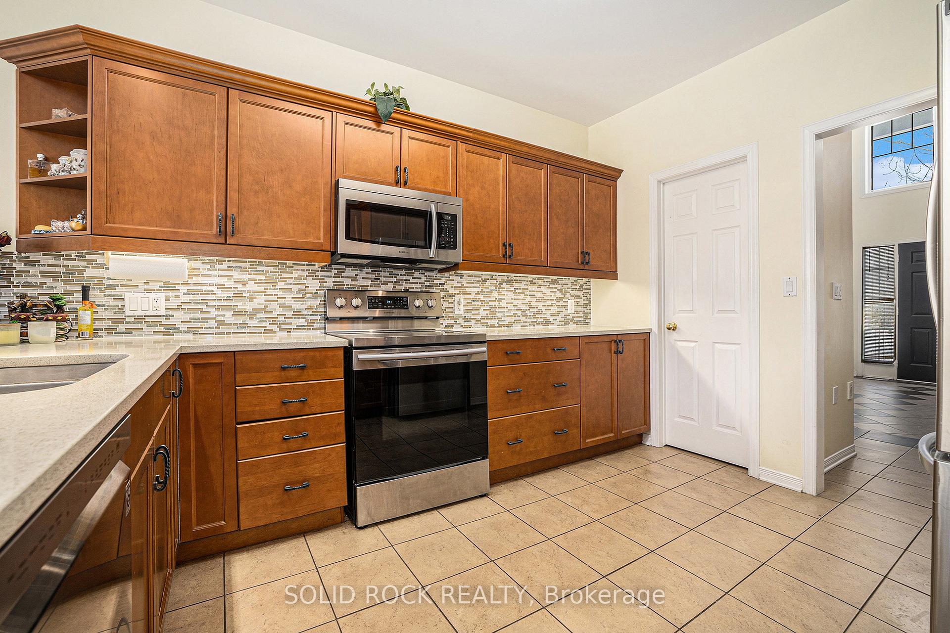 Photo 10 of 283 Berrigan Drive, Ottawa, Barrhaven - Longfields — HOMEH